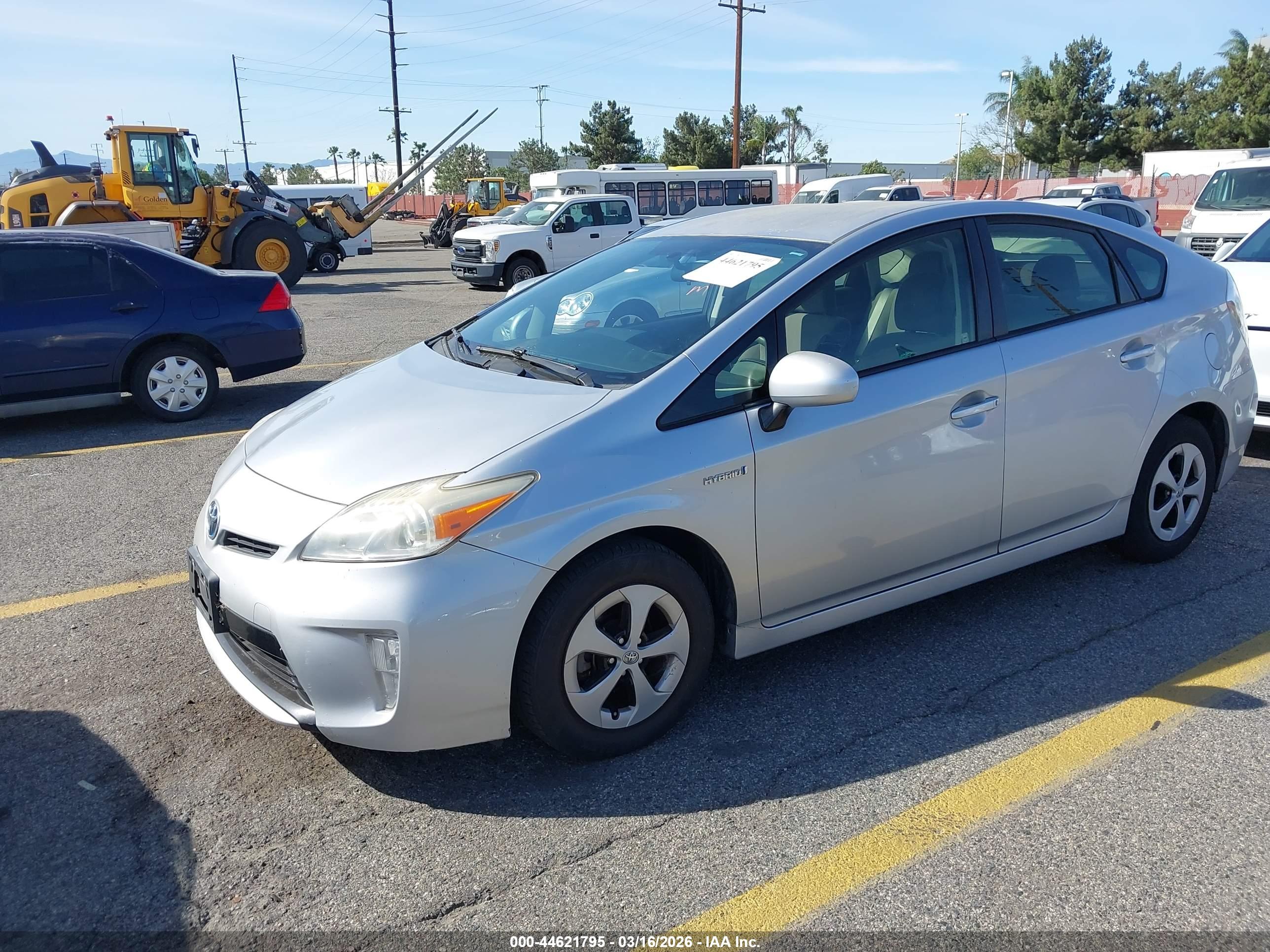 TOYOTA PRIUS image 2