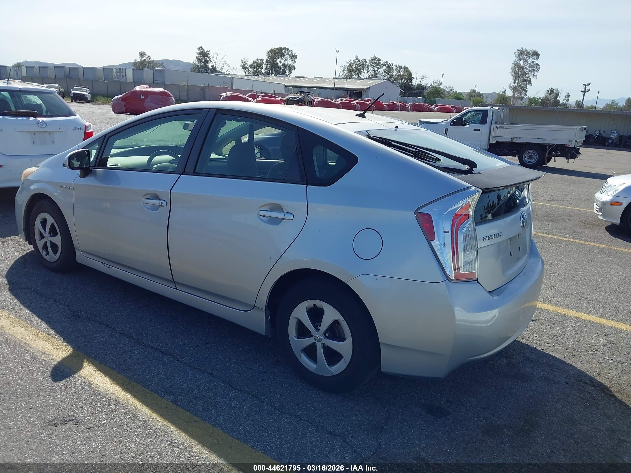 TOYOTA PRIUS image 3