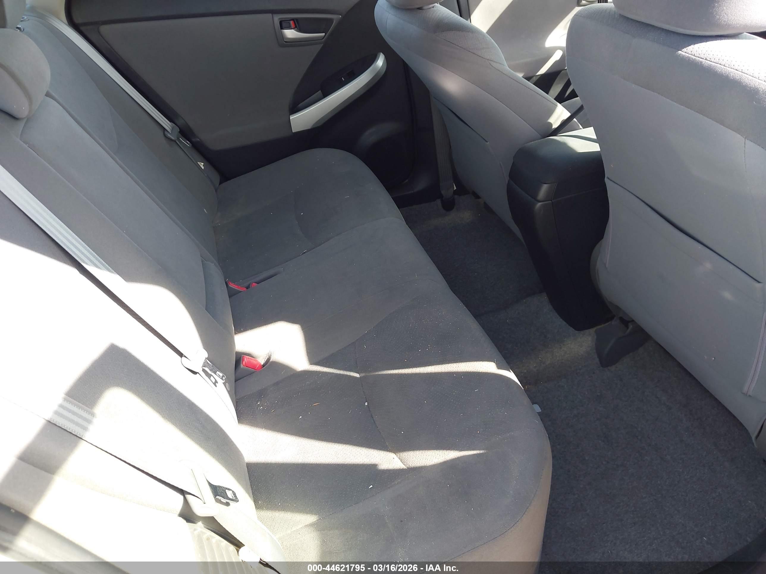 TOYOTA PRIUS image 8