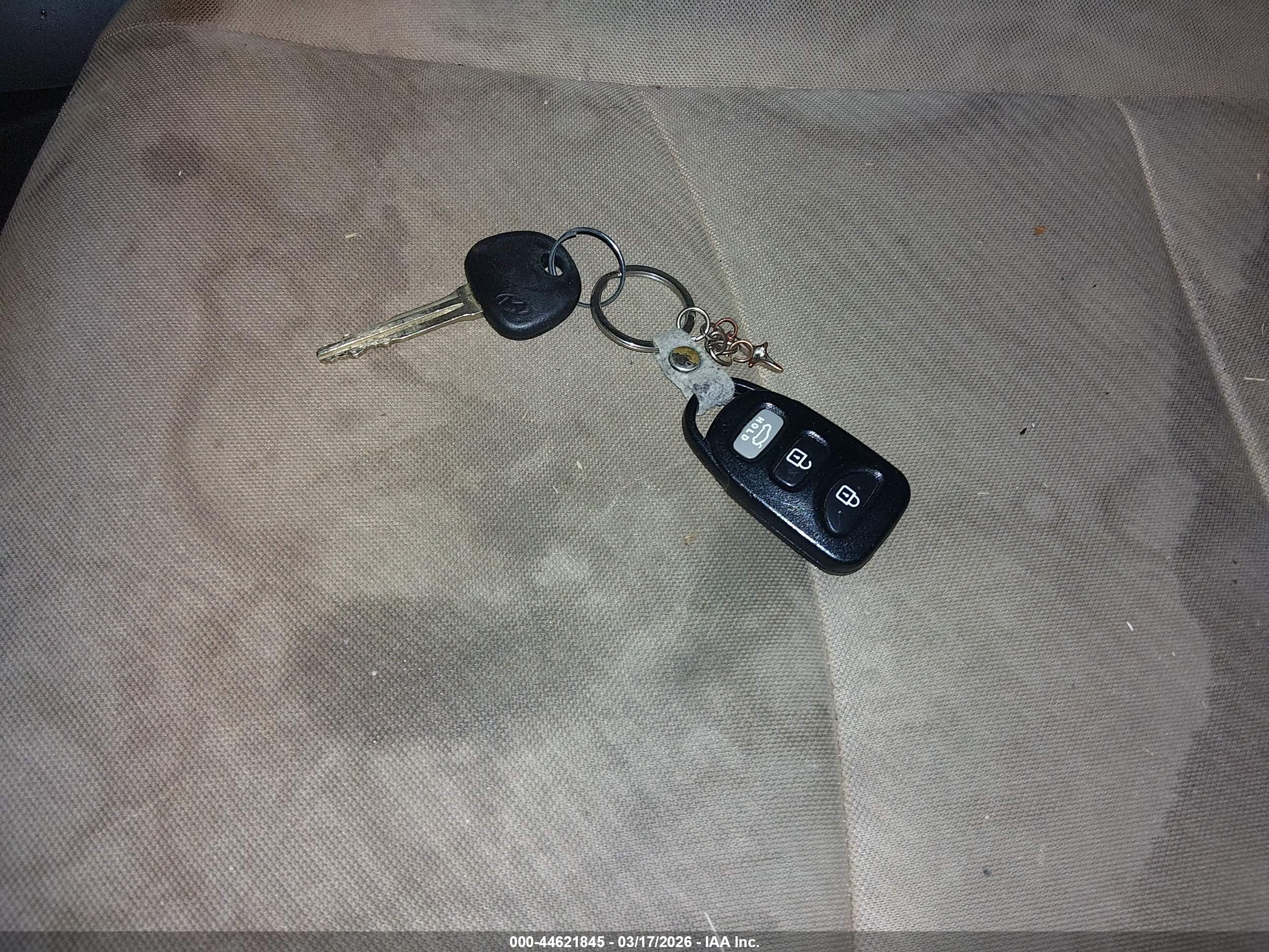 HYUNDAI ELANTRA image 11