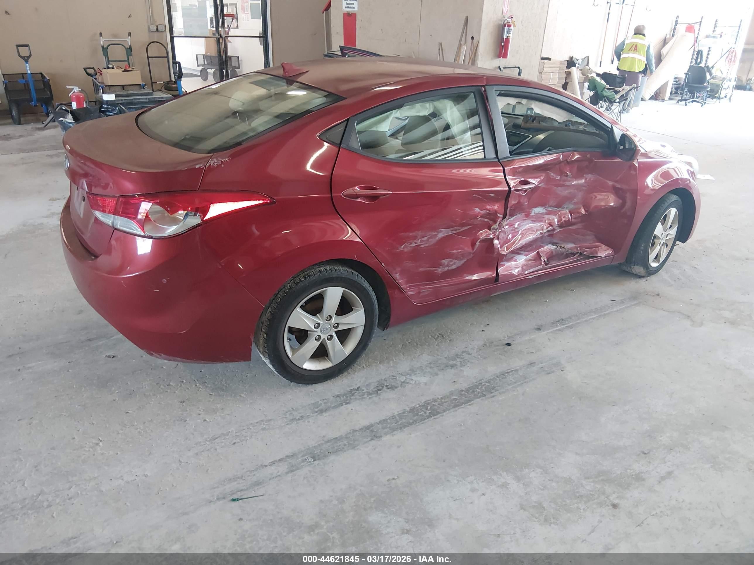 HYUNDAI ELANTRA image 4