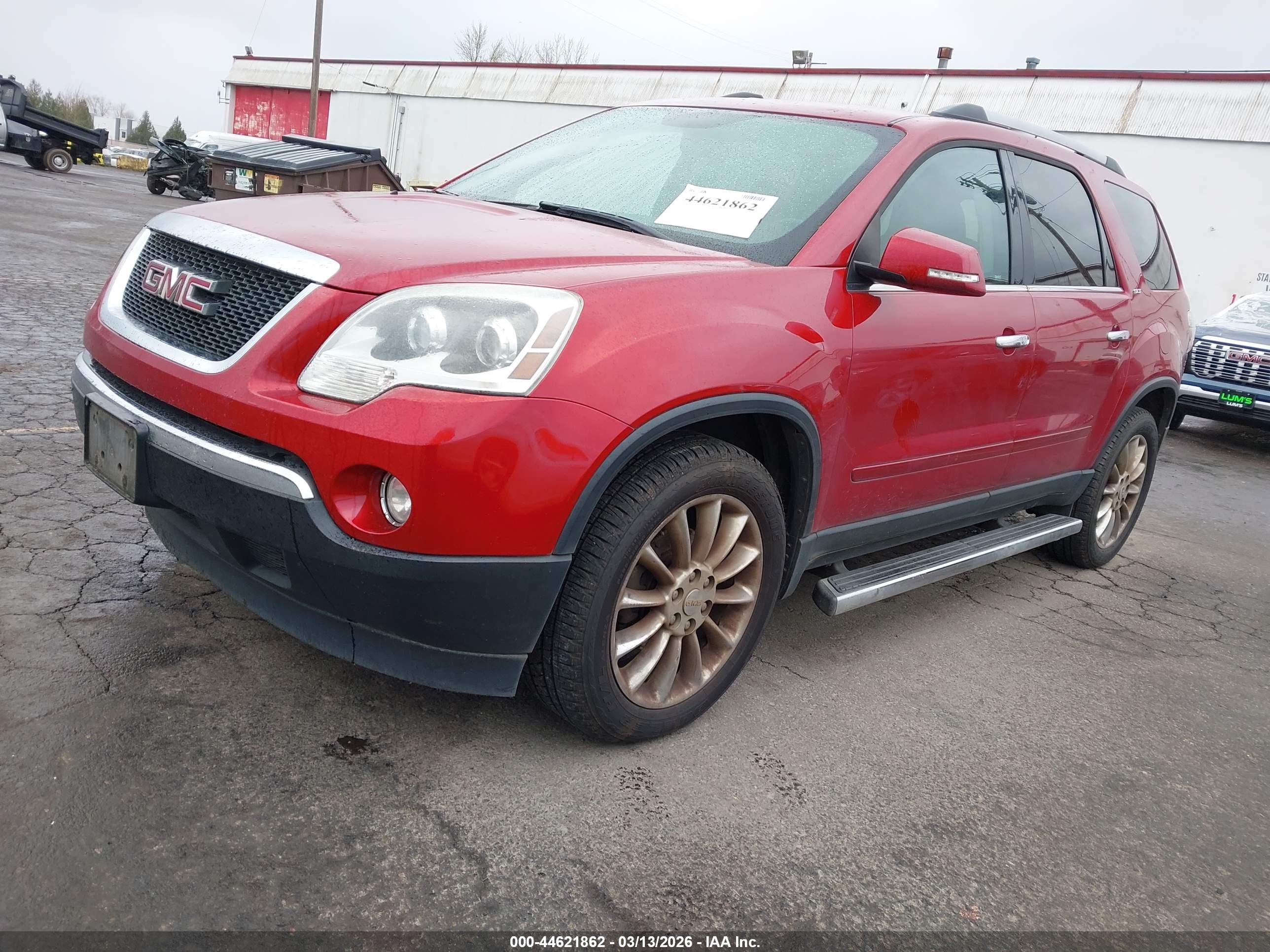 GMC ACADIA image 2