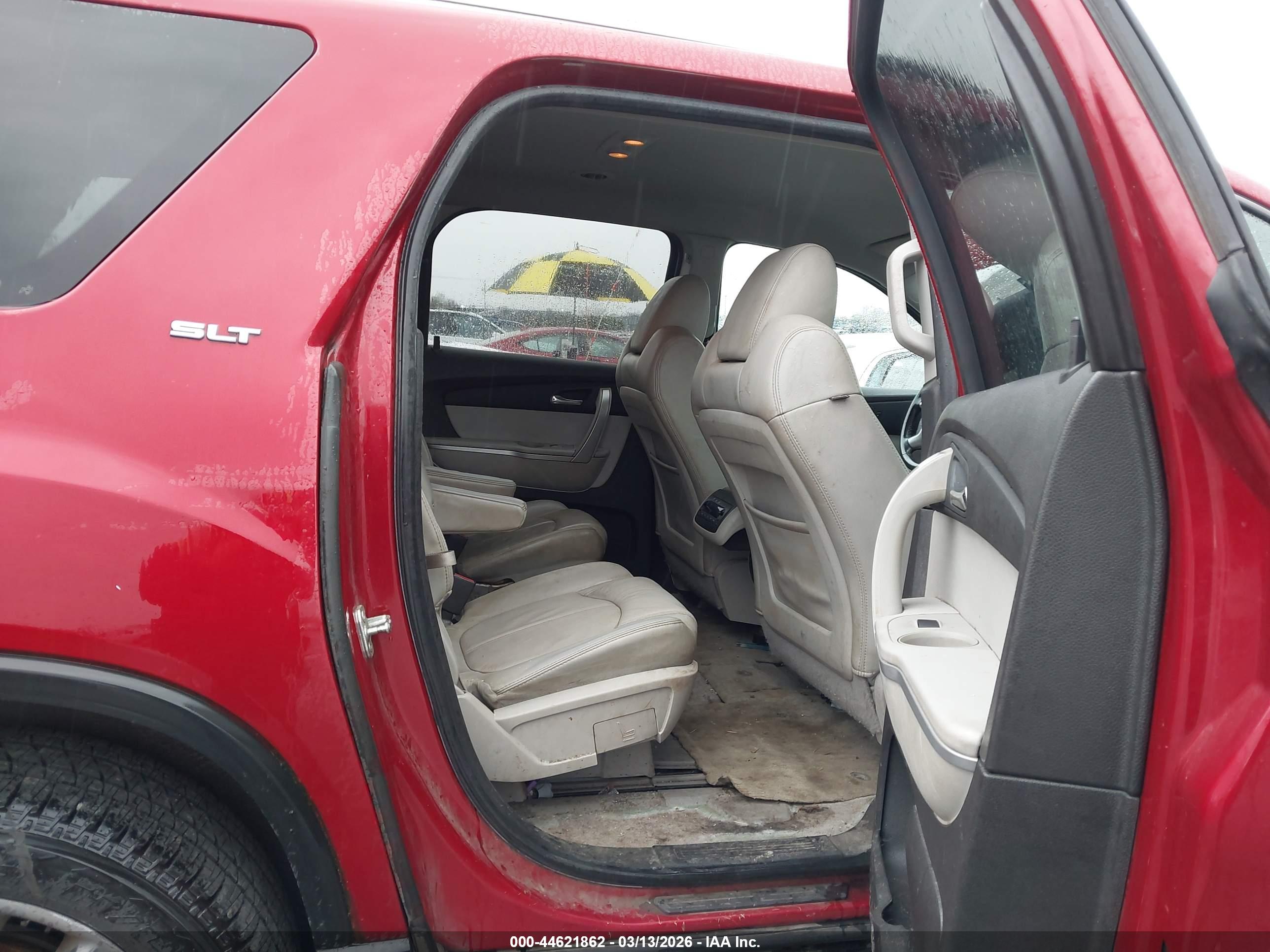 GMC ACADIA image 8