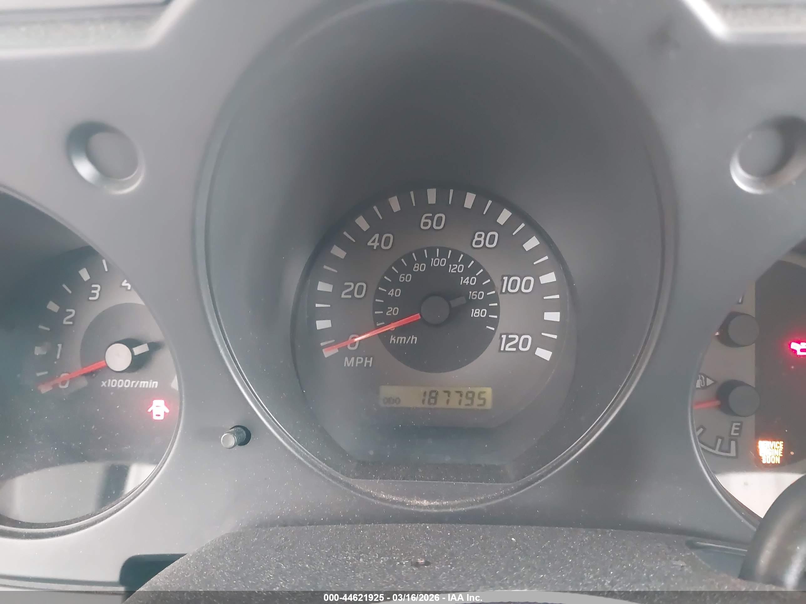 NISSAN FRONTIER image 7