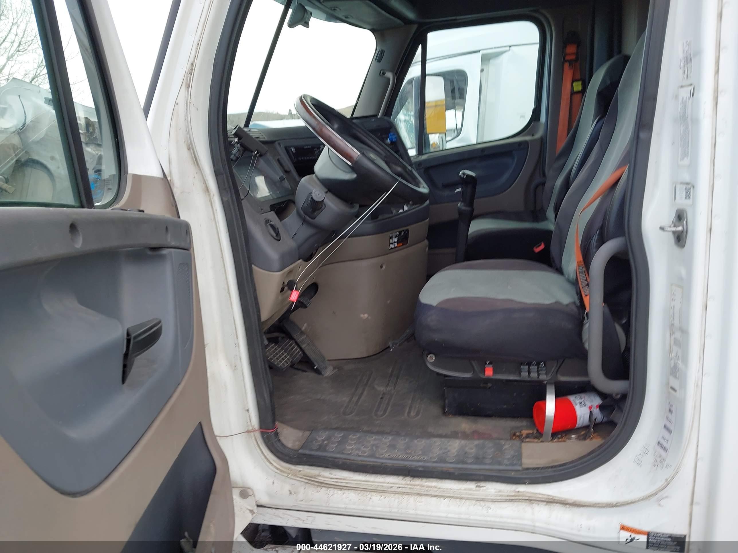 FREIGHTLINER CASCADIA image 7