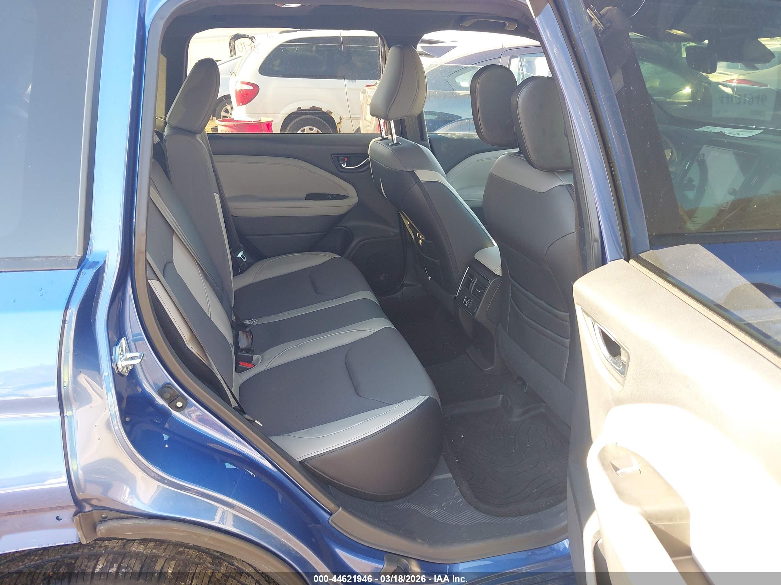 SUBARU FORESTER image 8