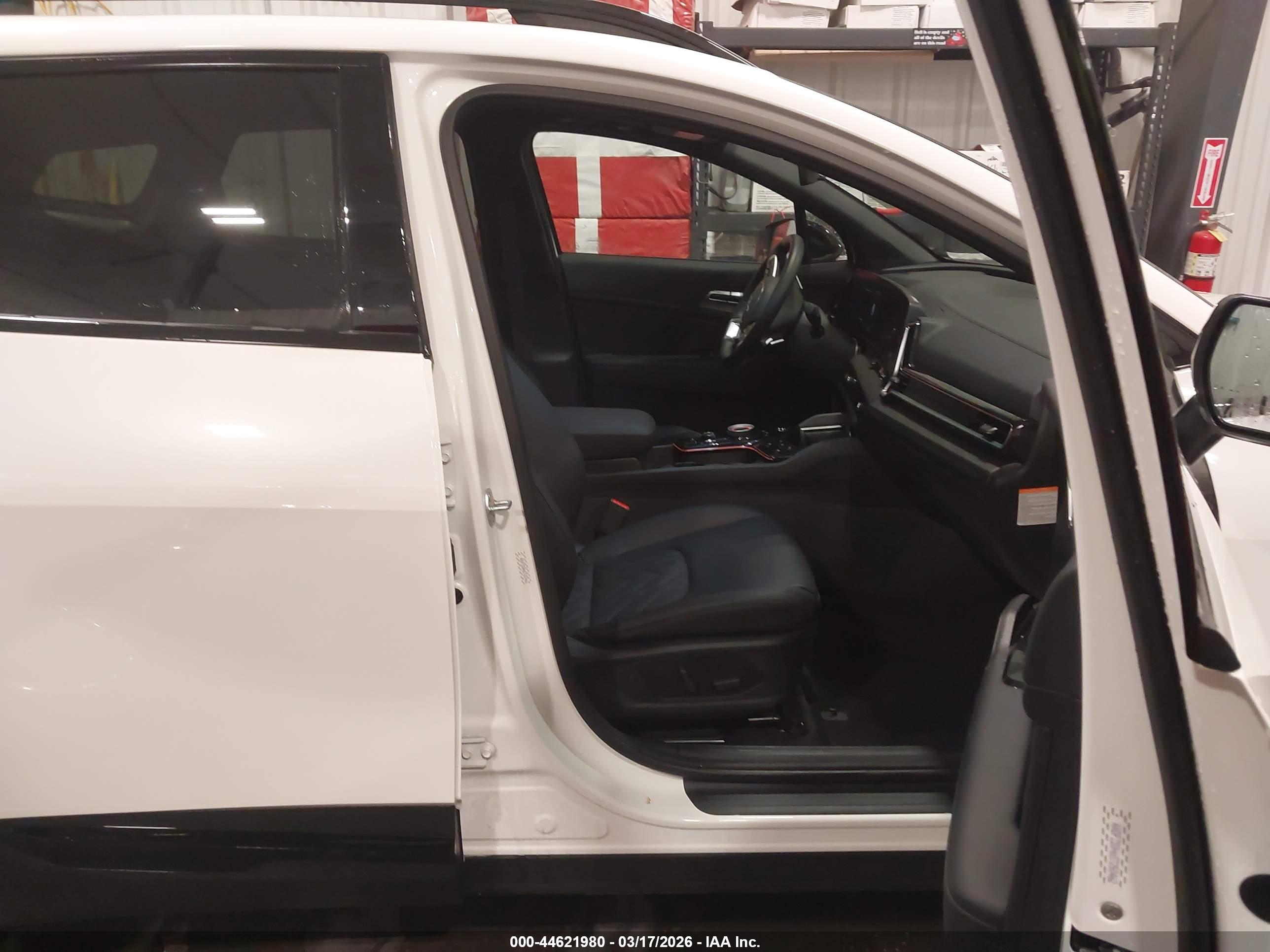 KIA SPORTAGE image 5