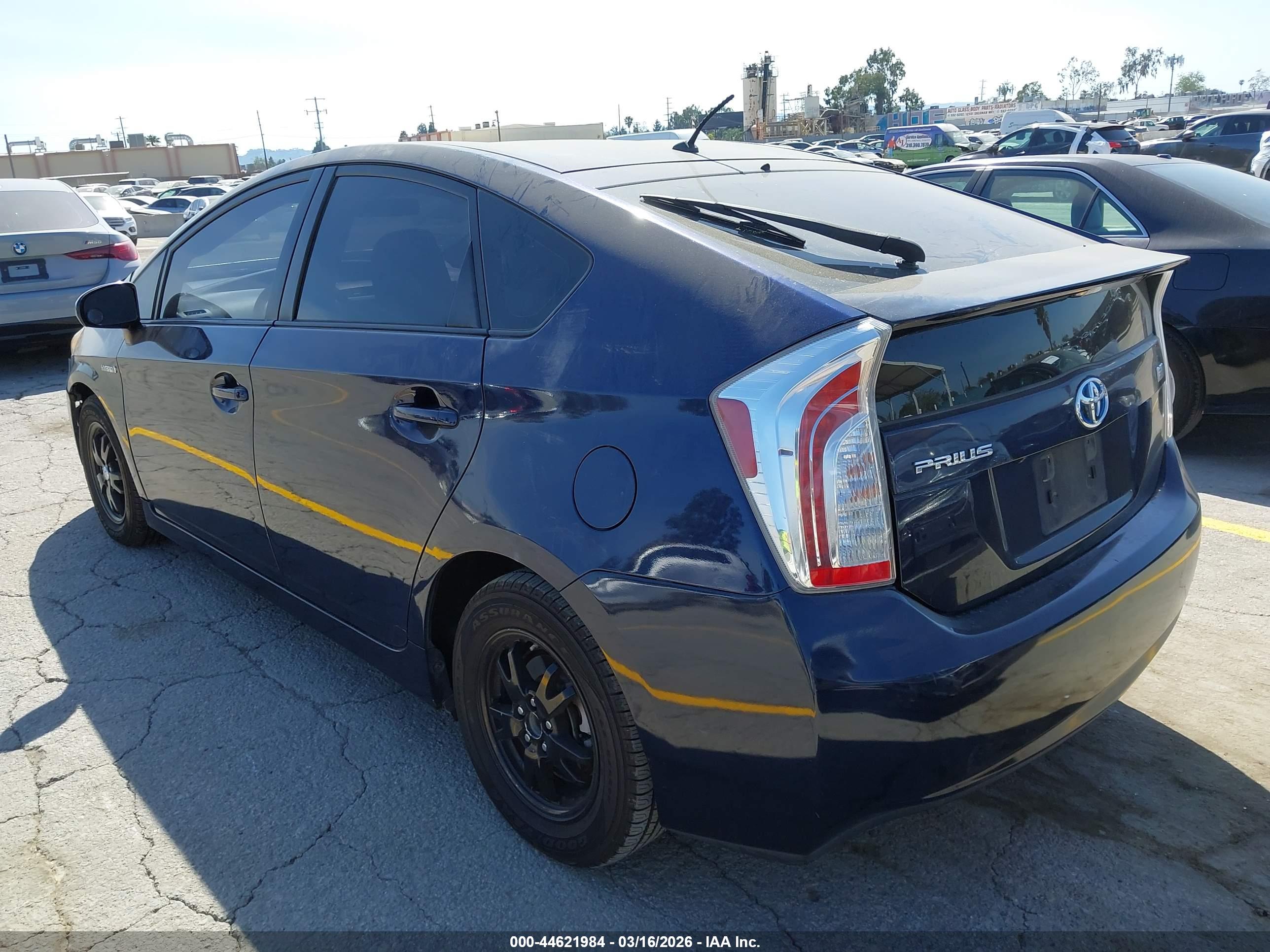 TOYOTA PRIUS image 3