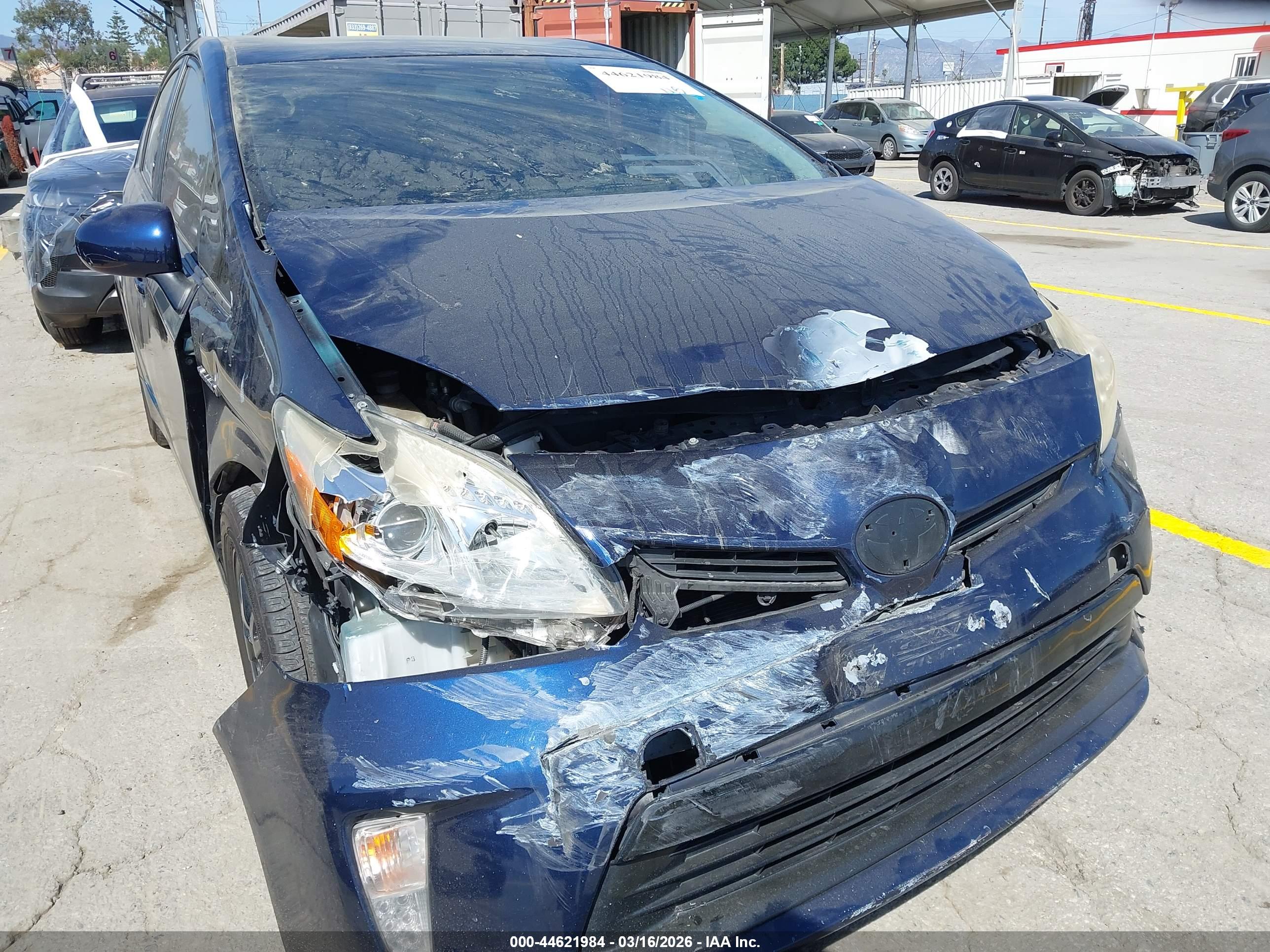TOYOTA PRIUS image 6