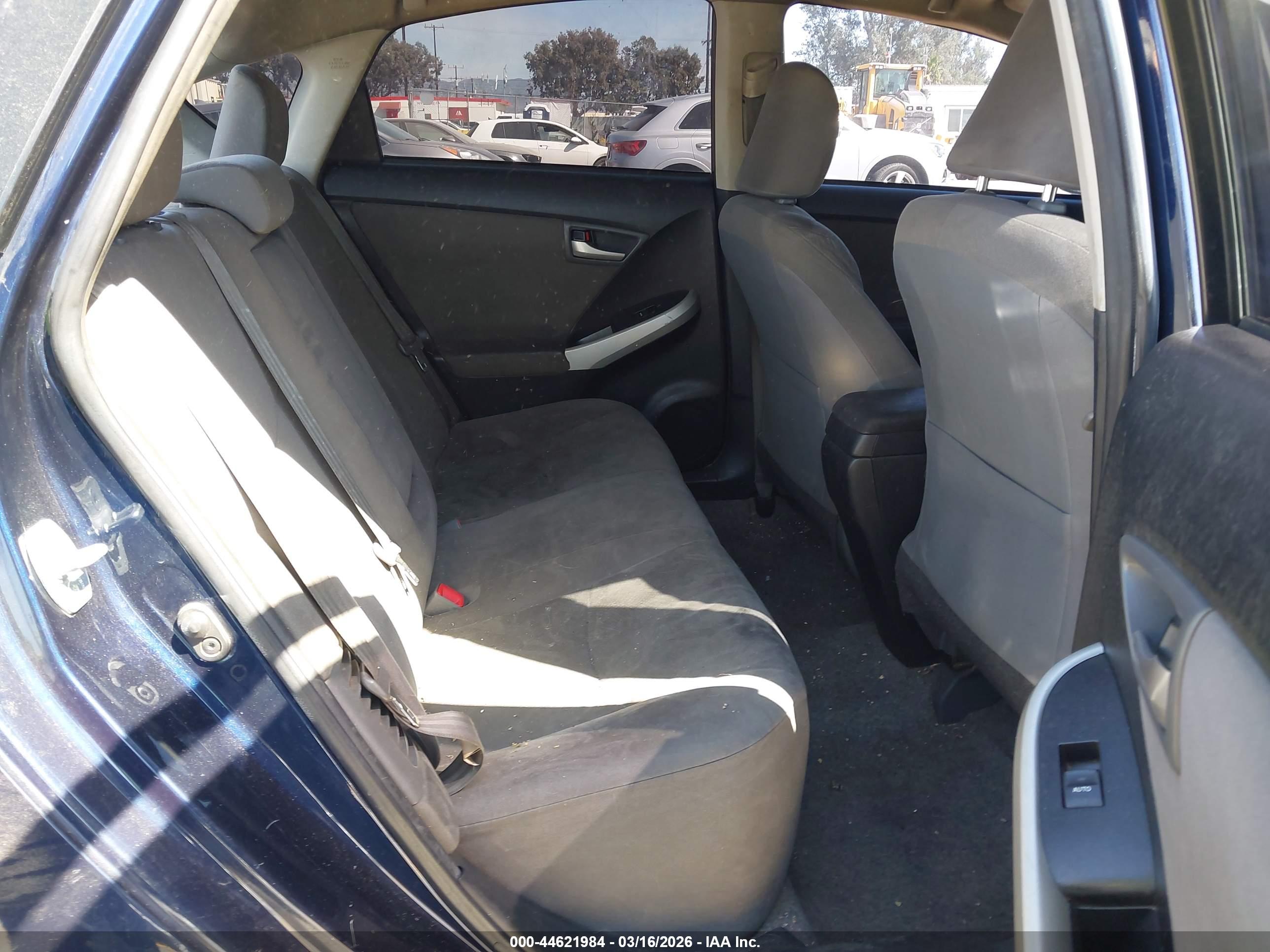 TOYOTA PRIUS image 8