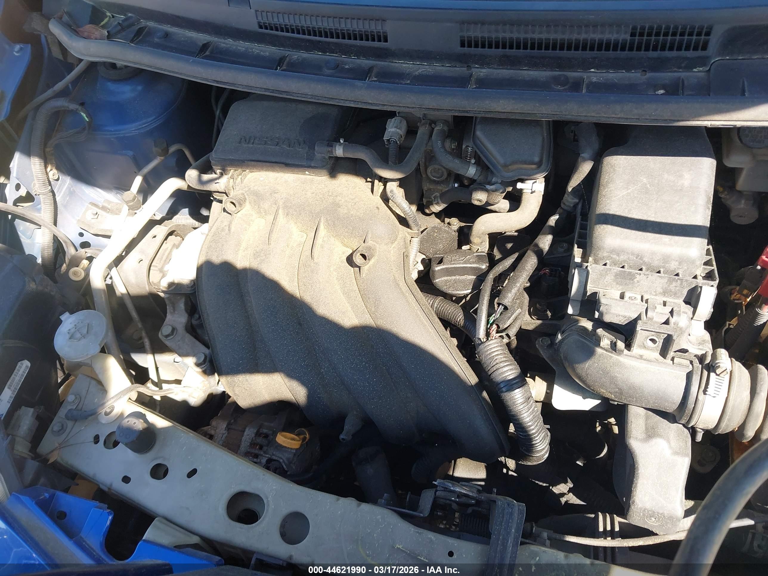 NISSAN VERSA image 10