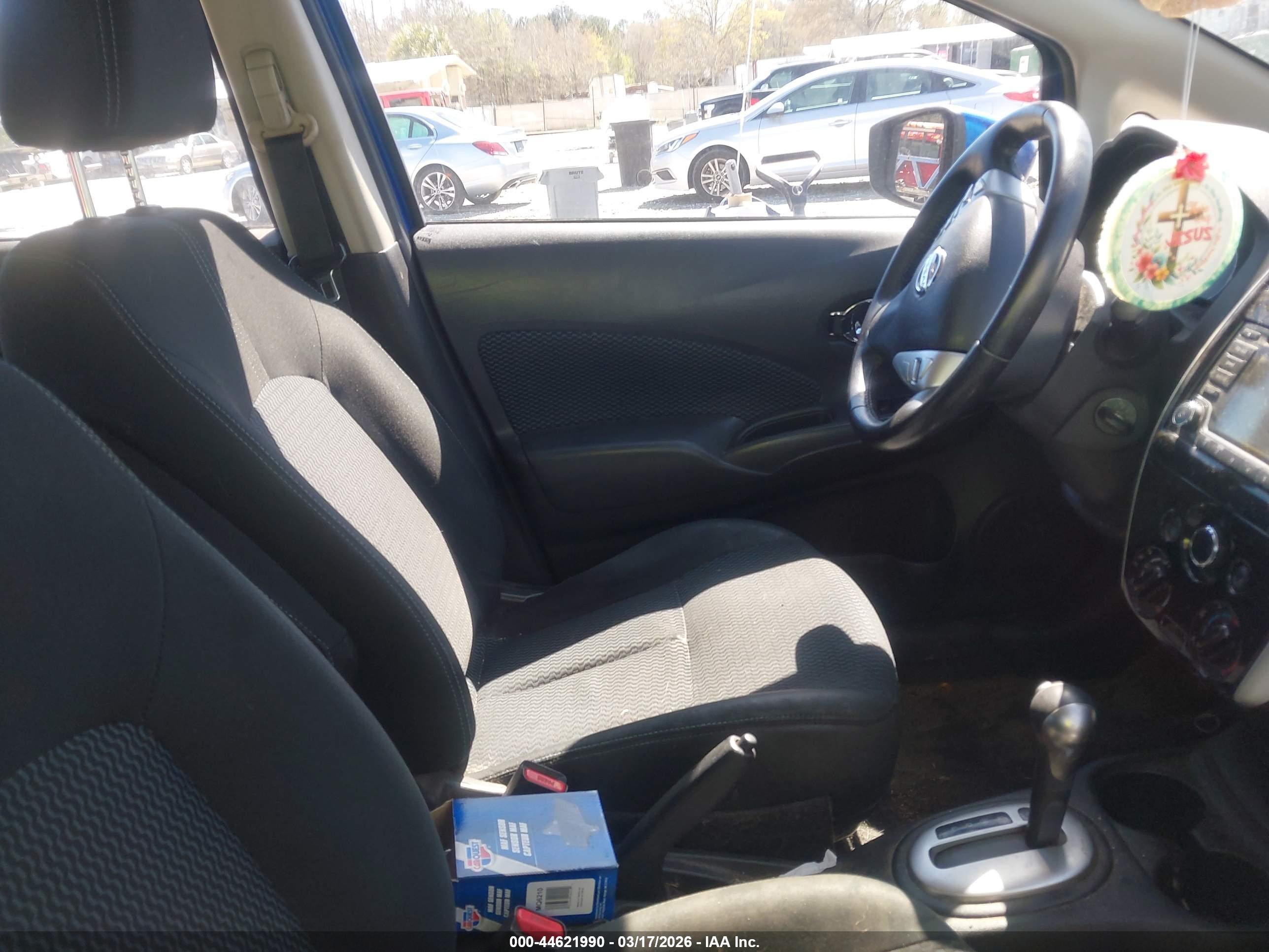 NISSAN VERSA image 5