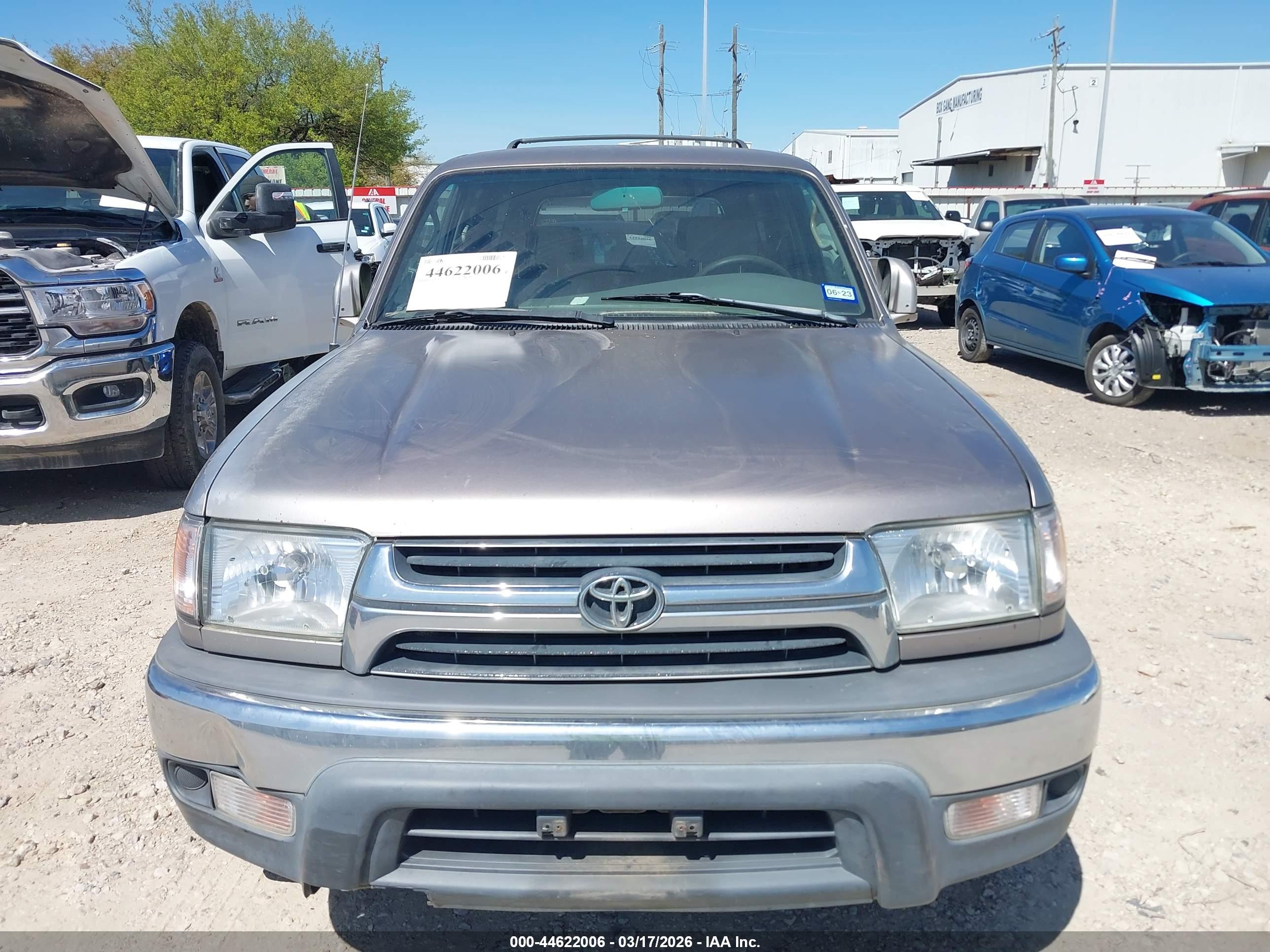TOYOTA 4RUNNER image 6