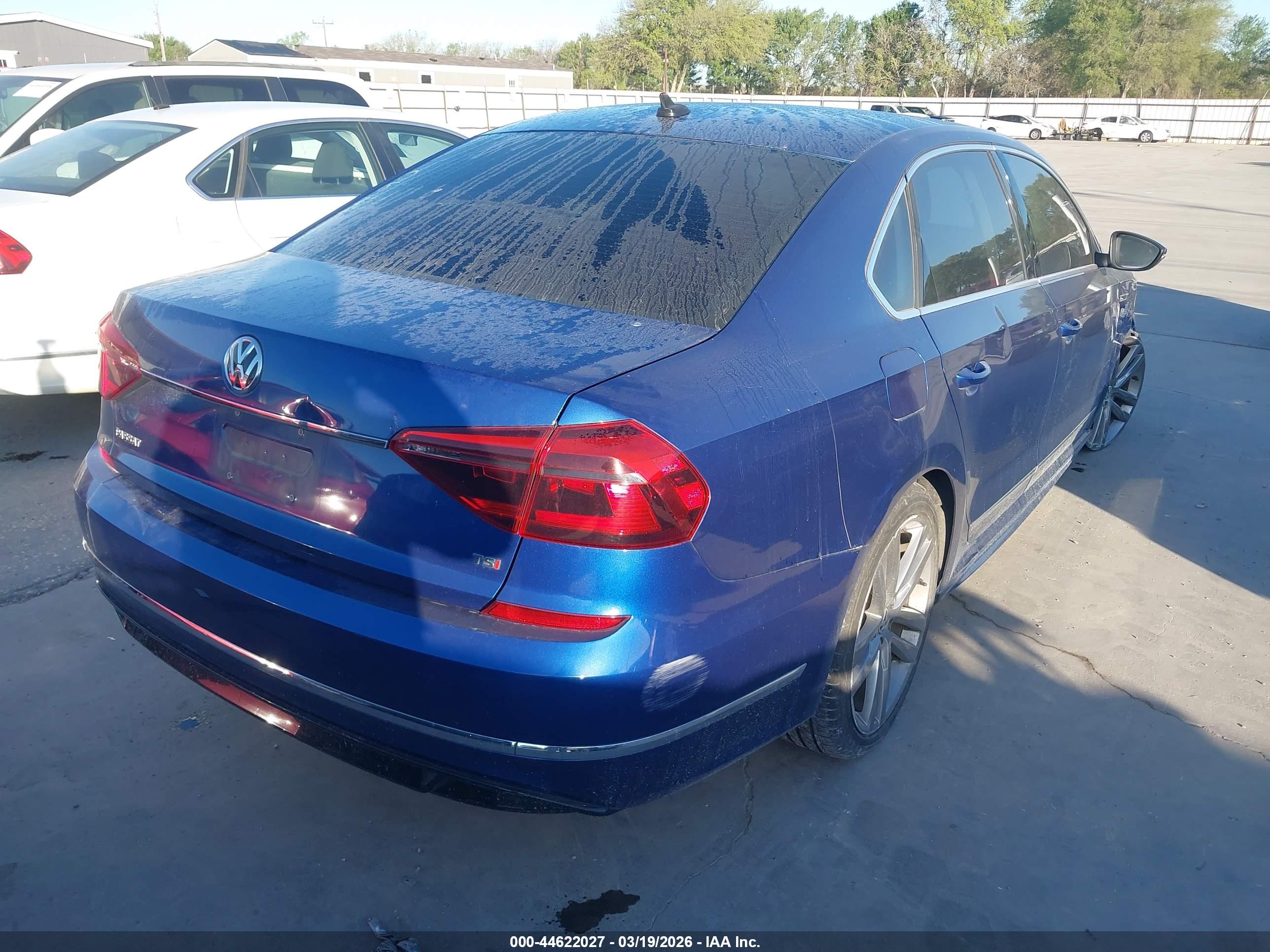 VOLKSWAGEN PASSAT image 4