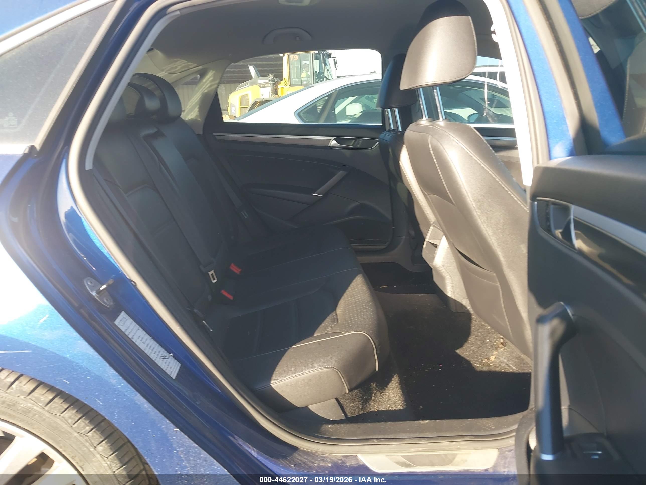 VOLKSWAGEN PASSAT image 8