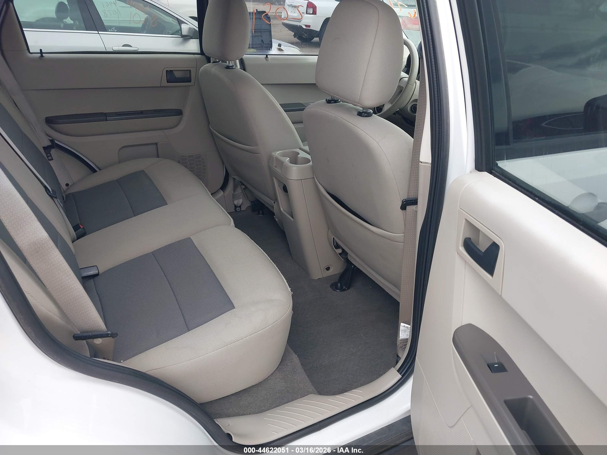 FORD ESCAPE image 8