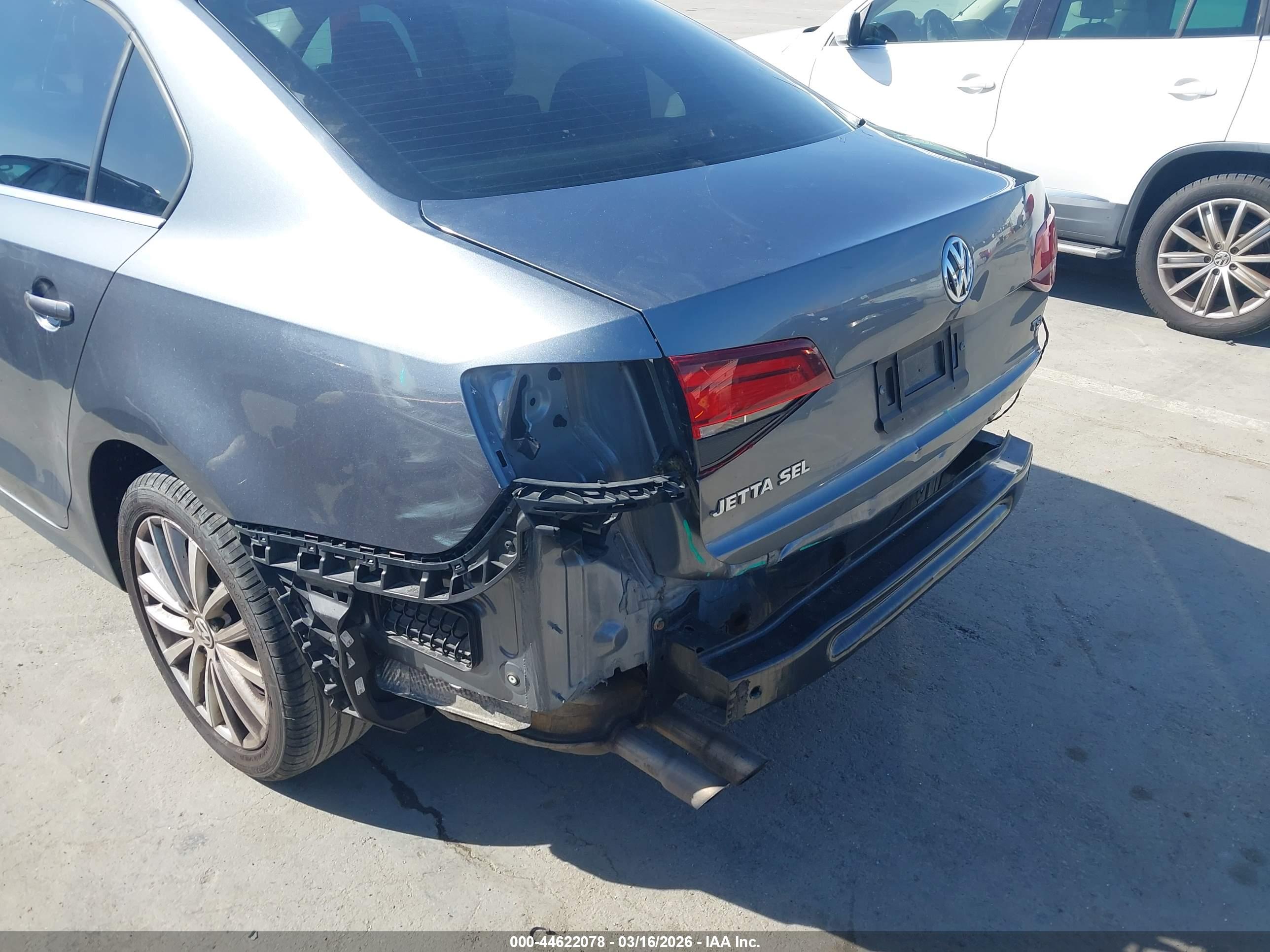 VOLKSWAGEN JETTA image 6