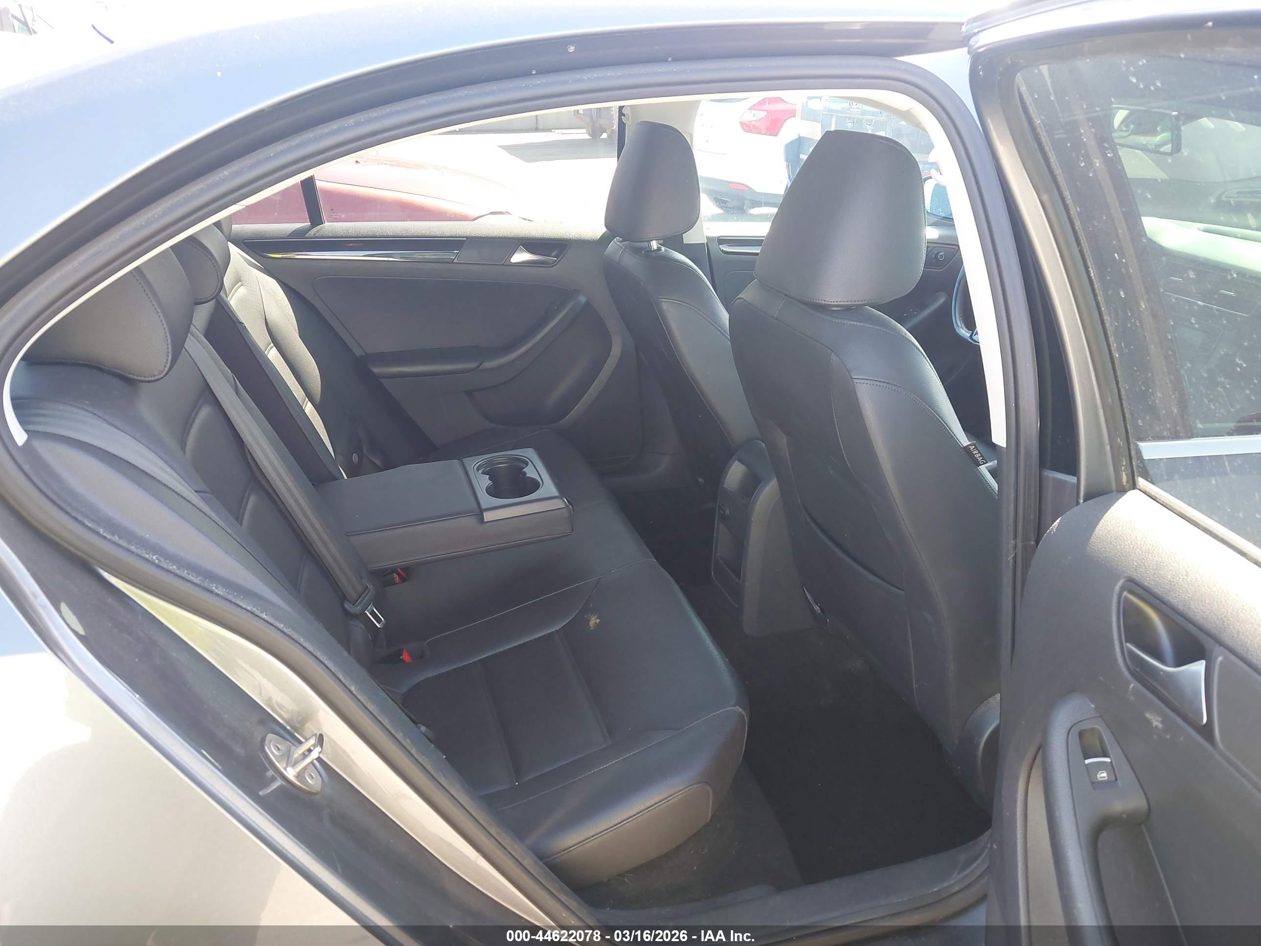 VOLKSWAGEN JETTA image 8