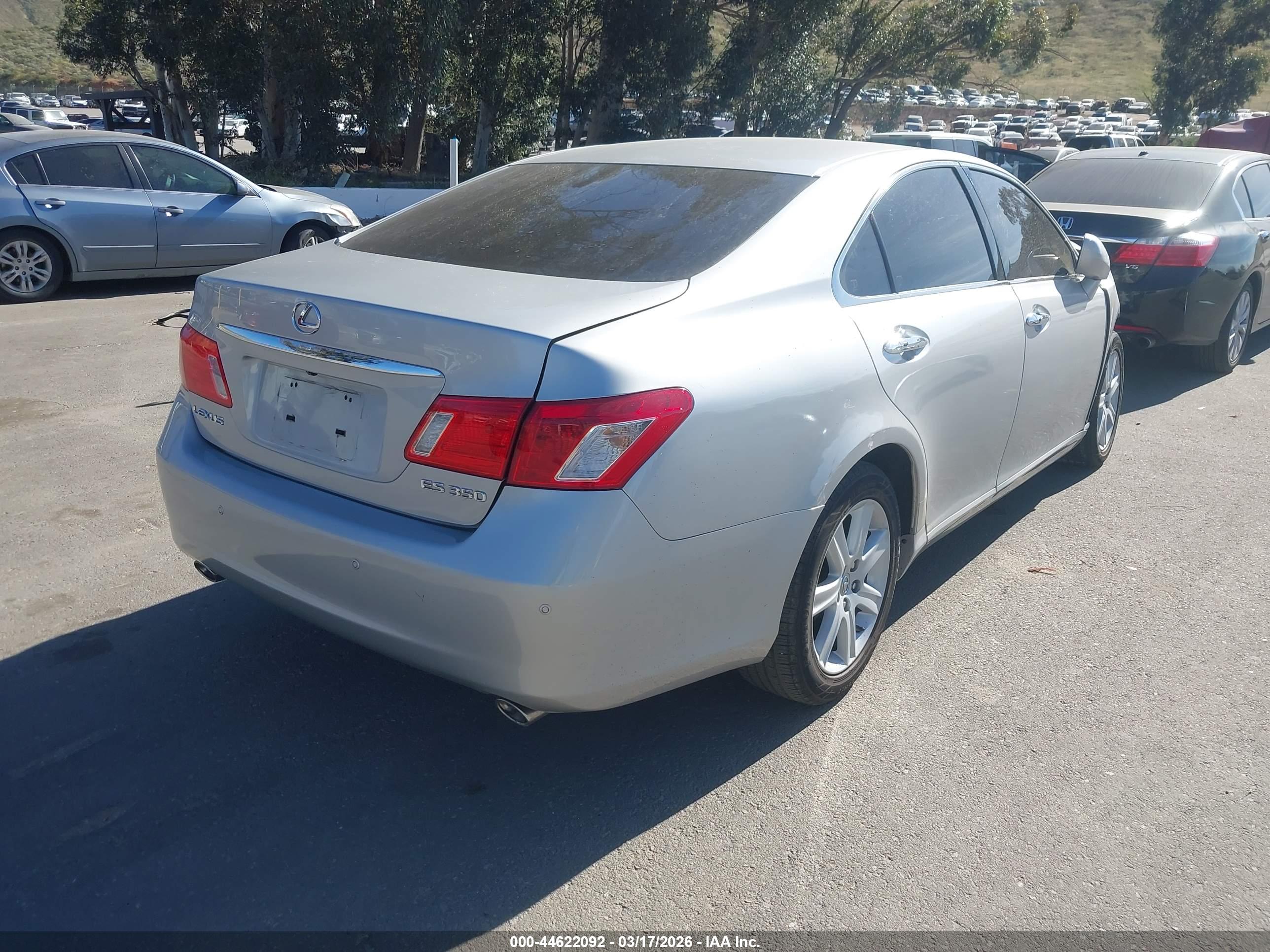 LEXUS ES image 4
