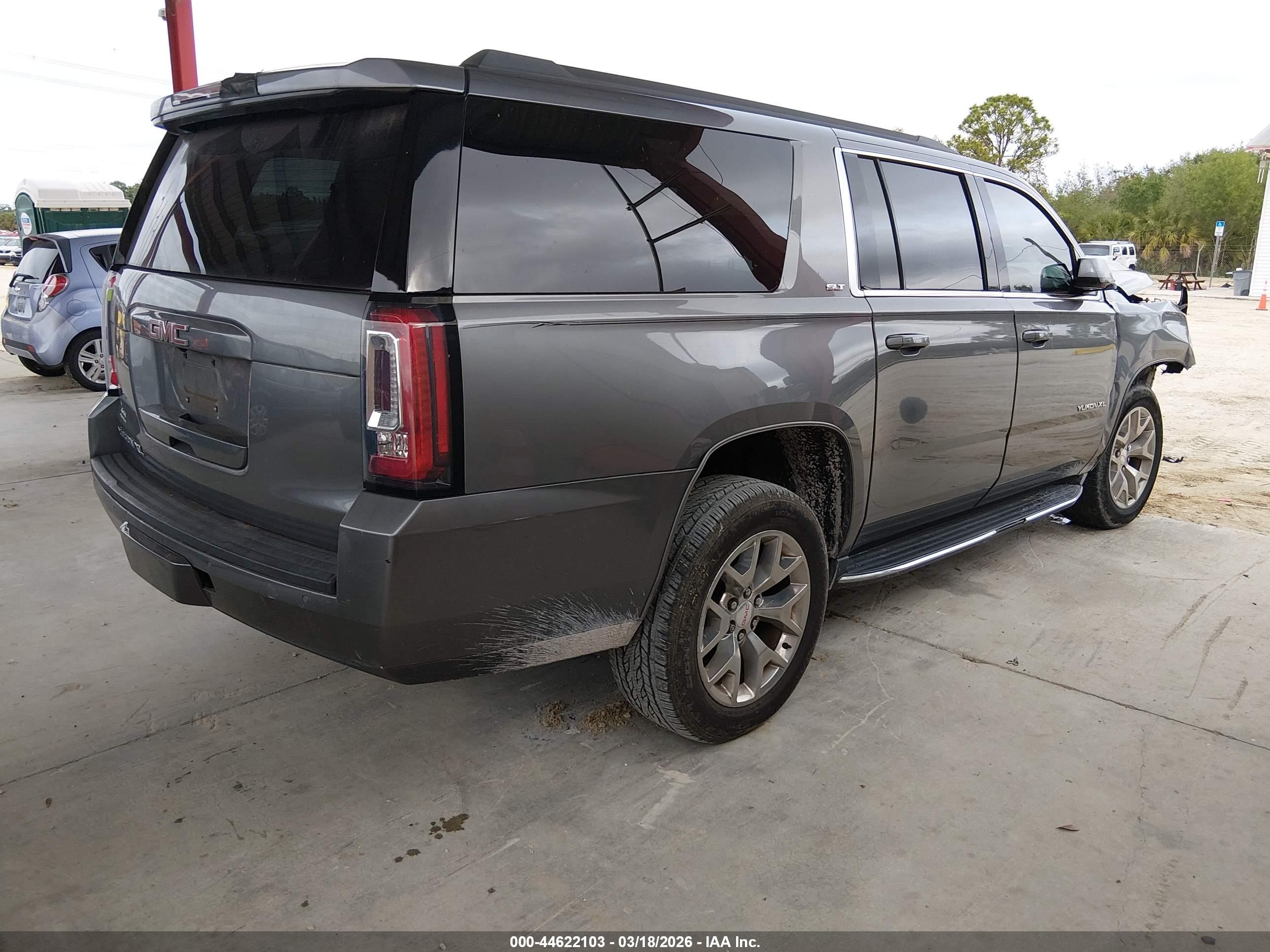 GMC YUKON image 4