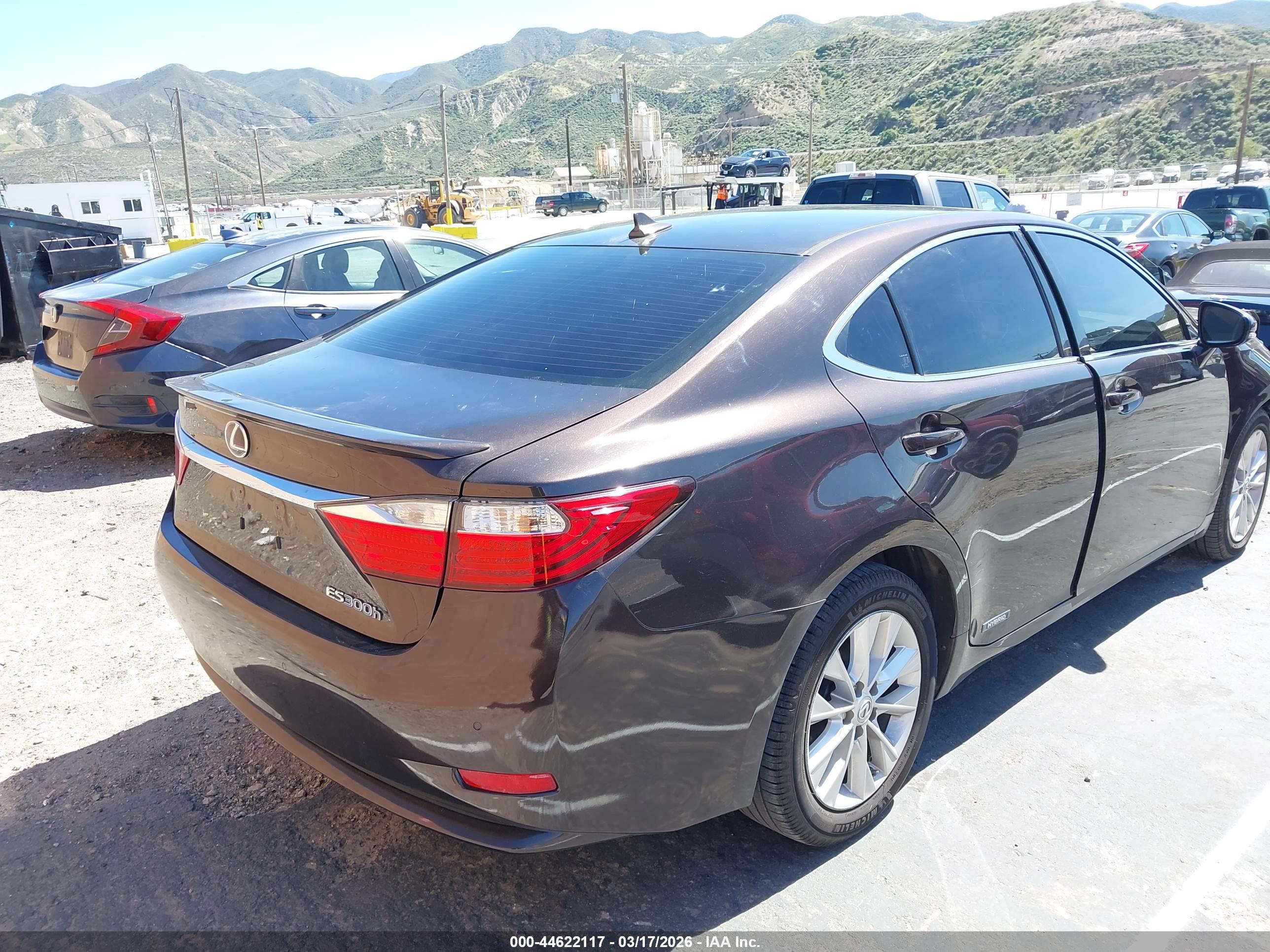 LEXUS ES image 4
