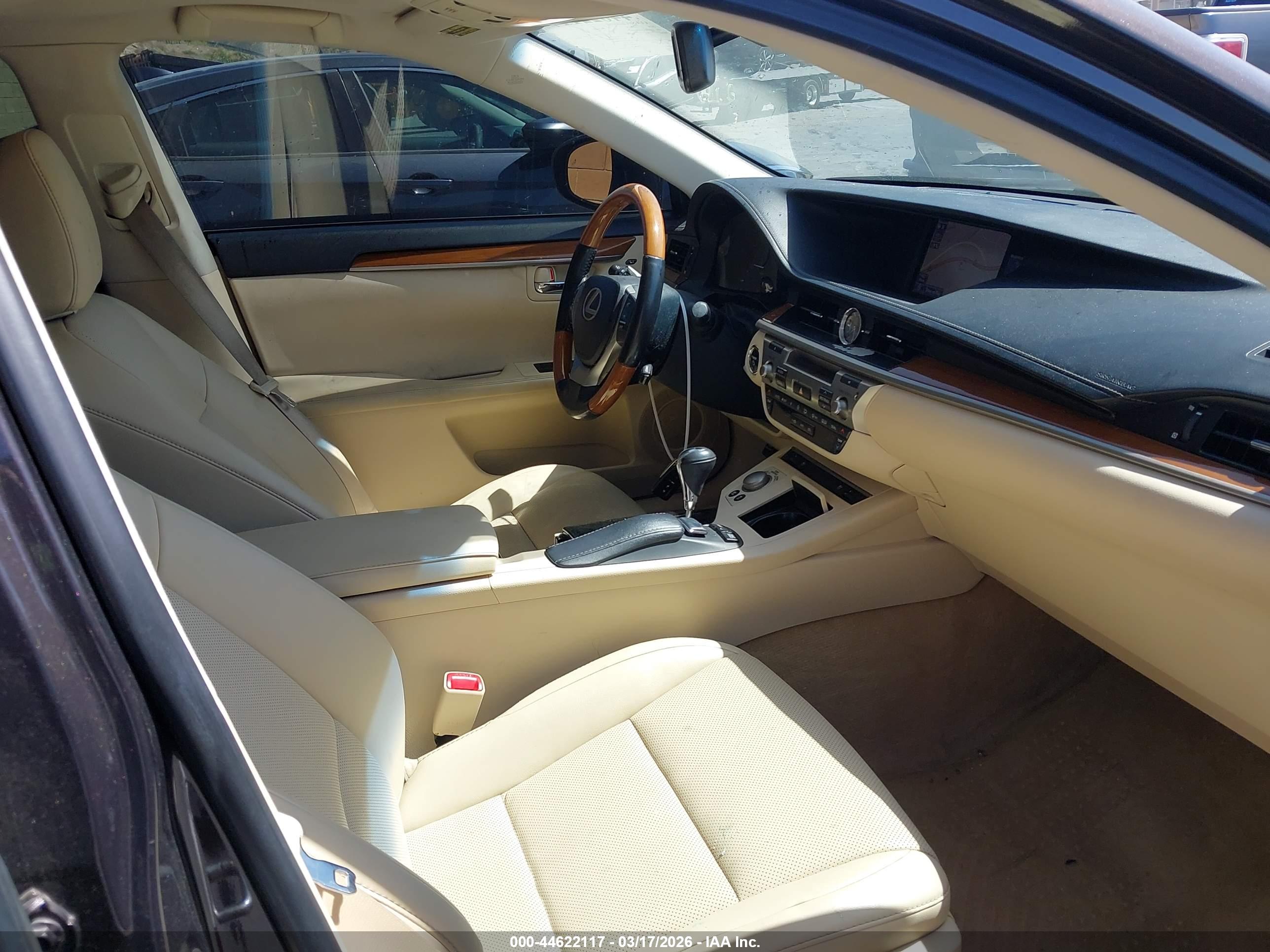 LEXUS ES image 5