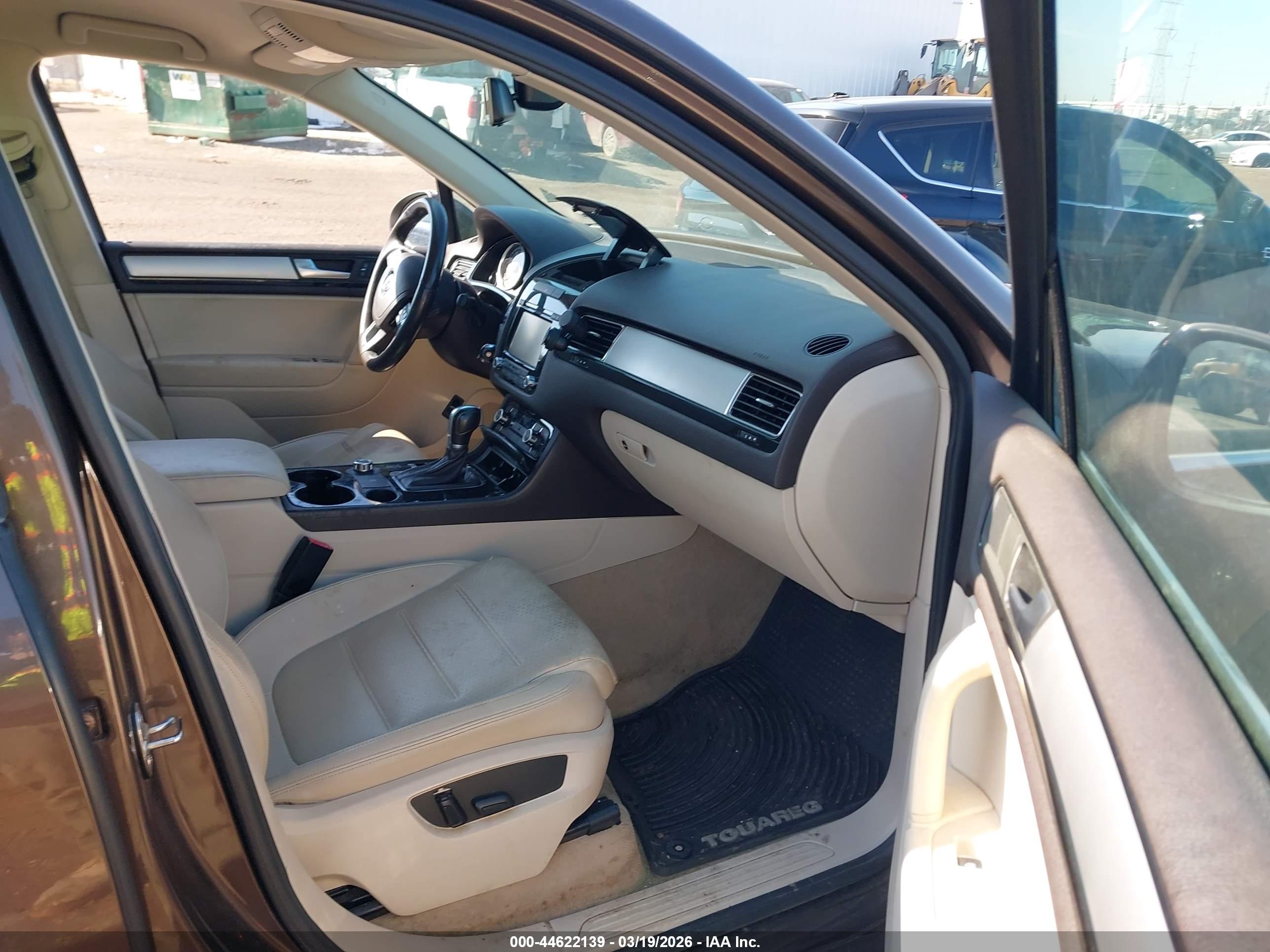 VOLKSWAGEN TOUAREG image 5