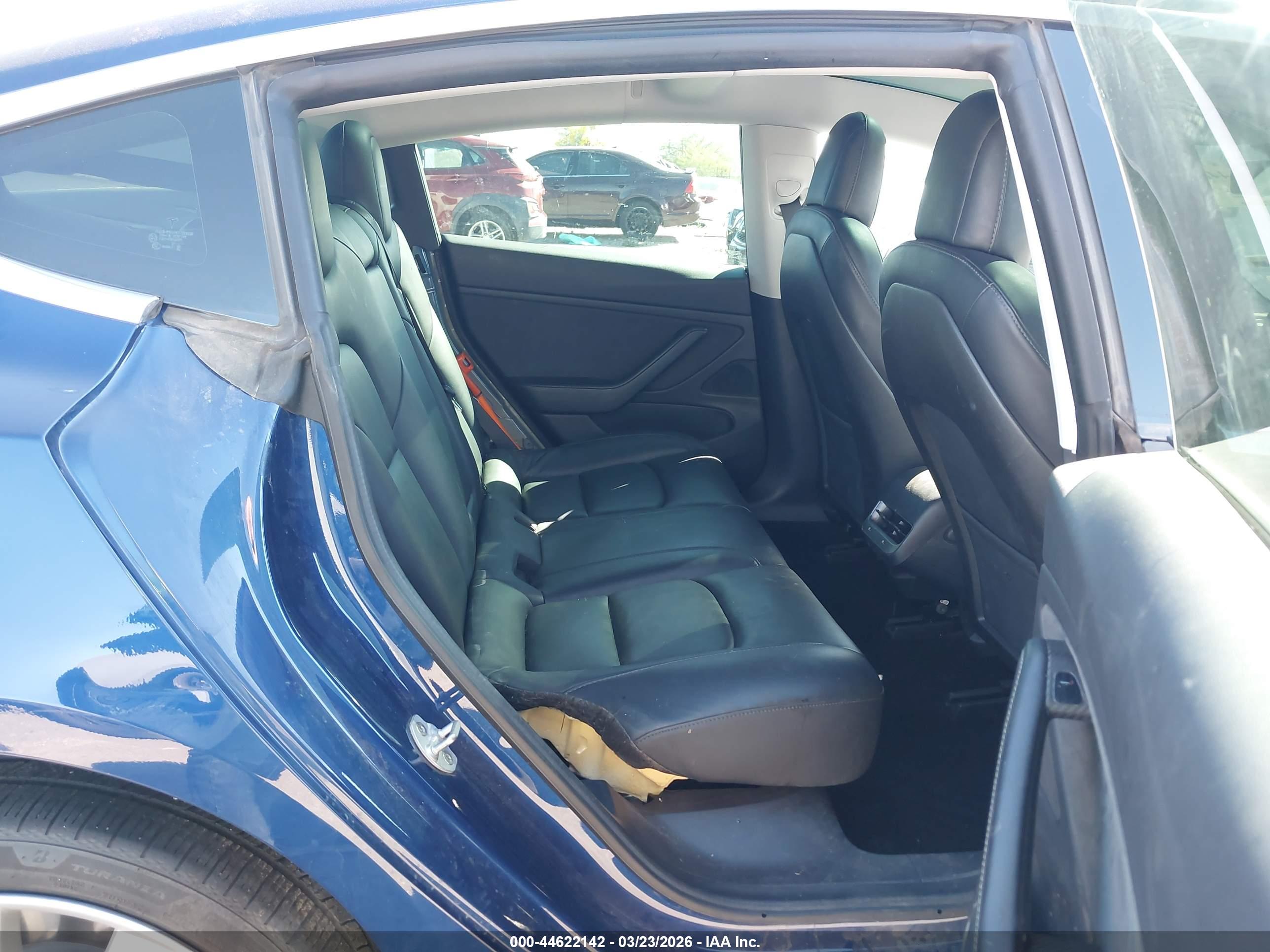 TESLA MODEL image 8