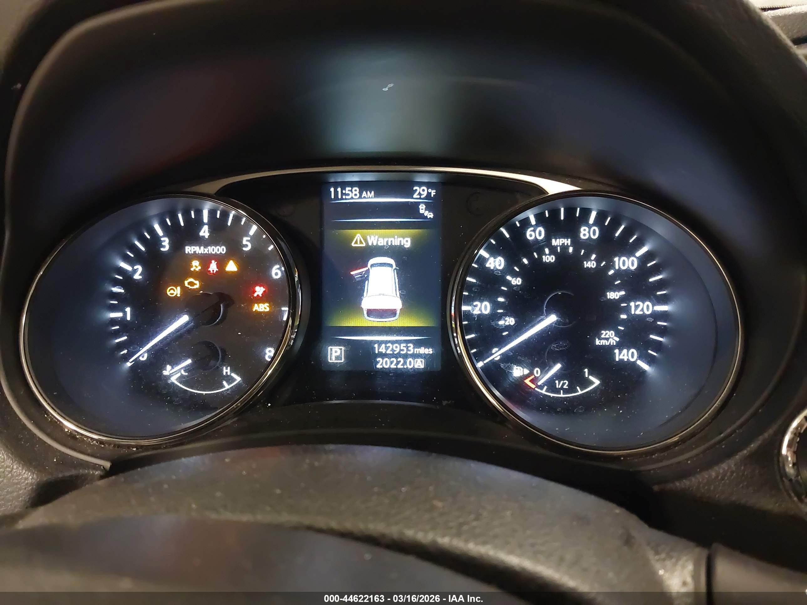 NISSAN ROGUE image 7
