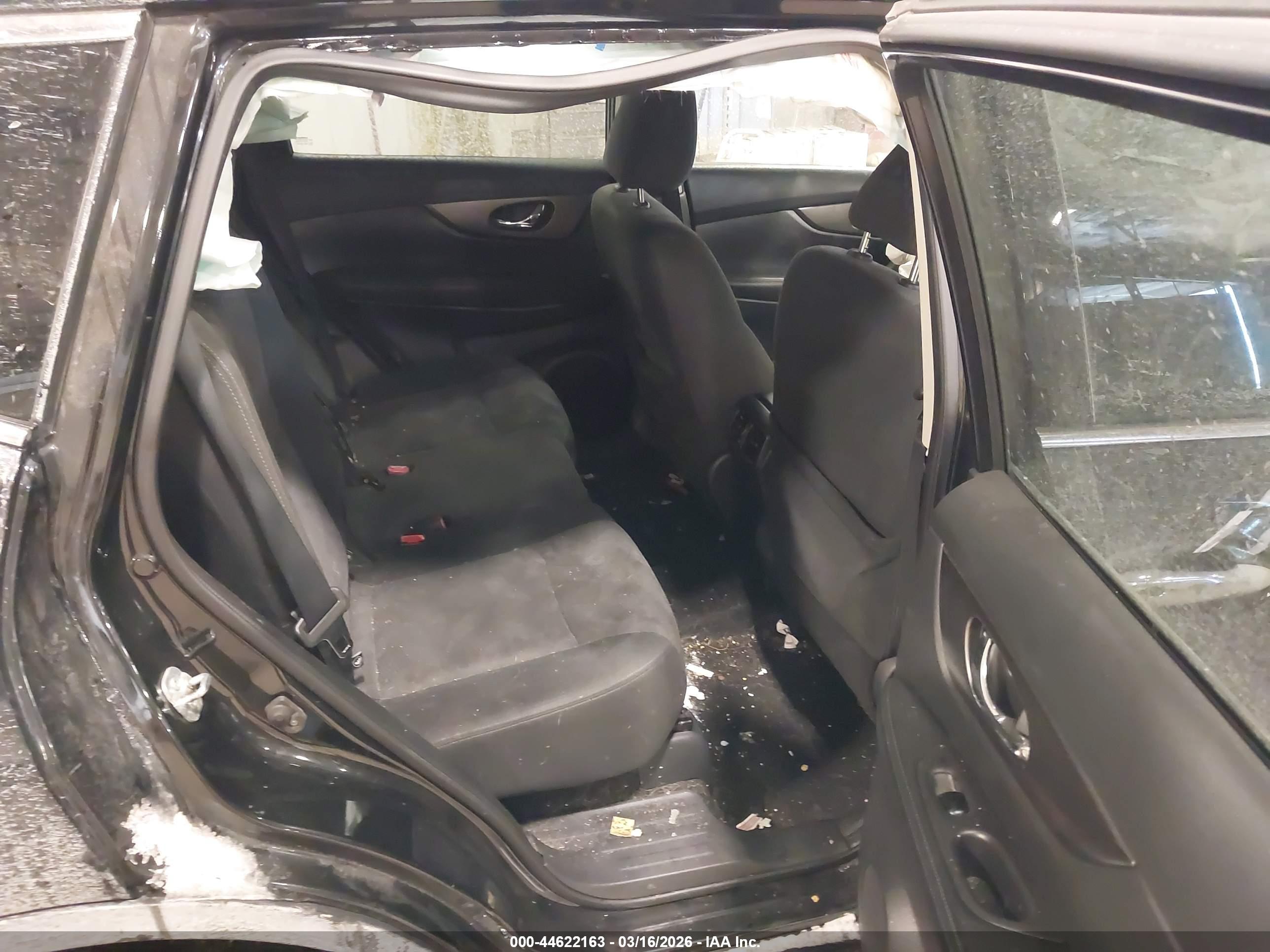 NISSAN ROGUE image 8