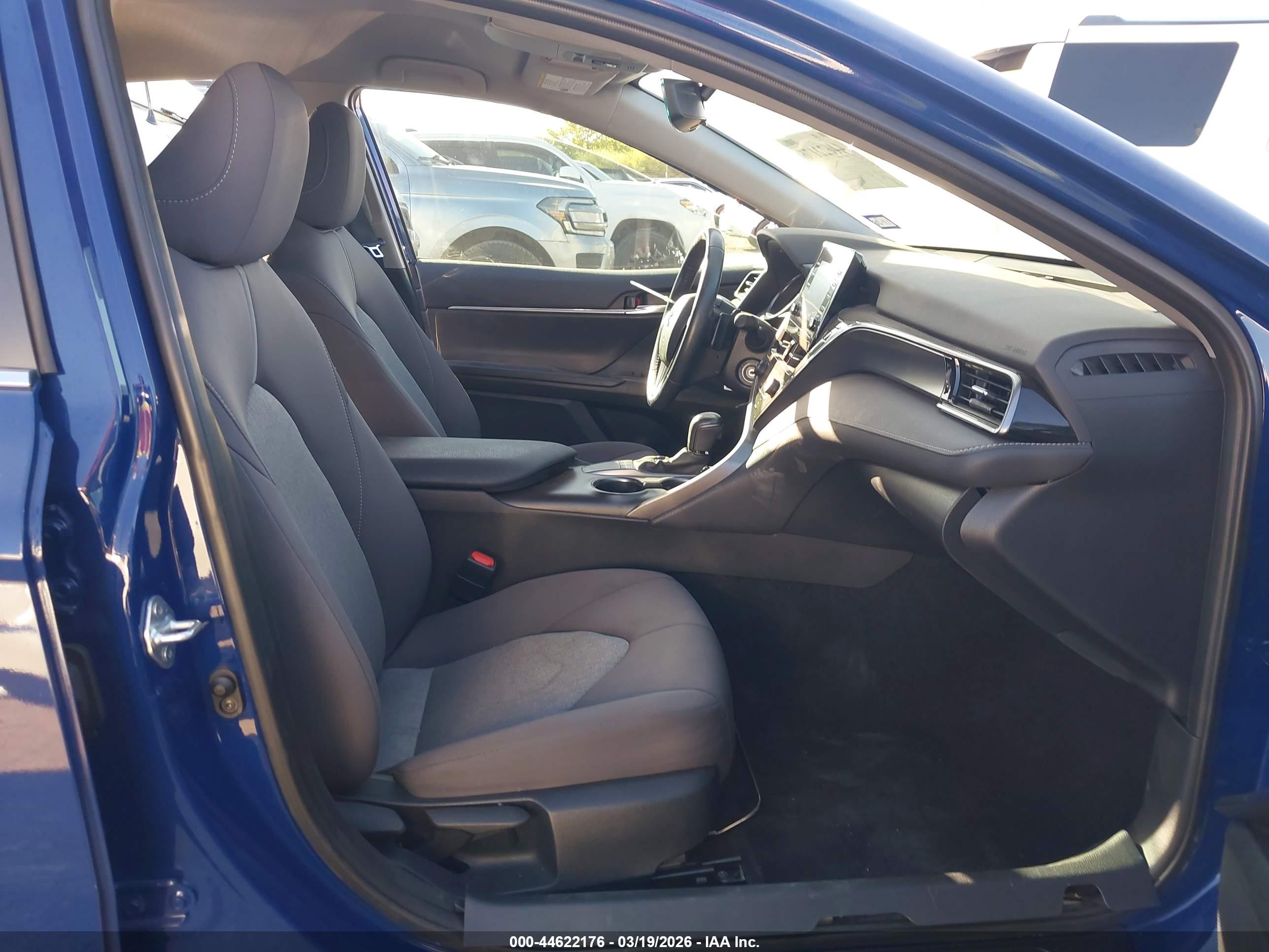 TOYOTA CAMRY image 5
