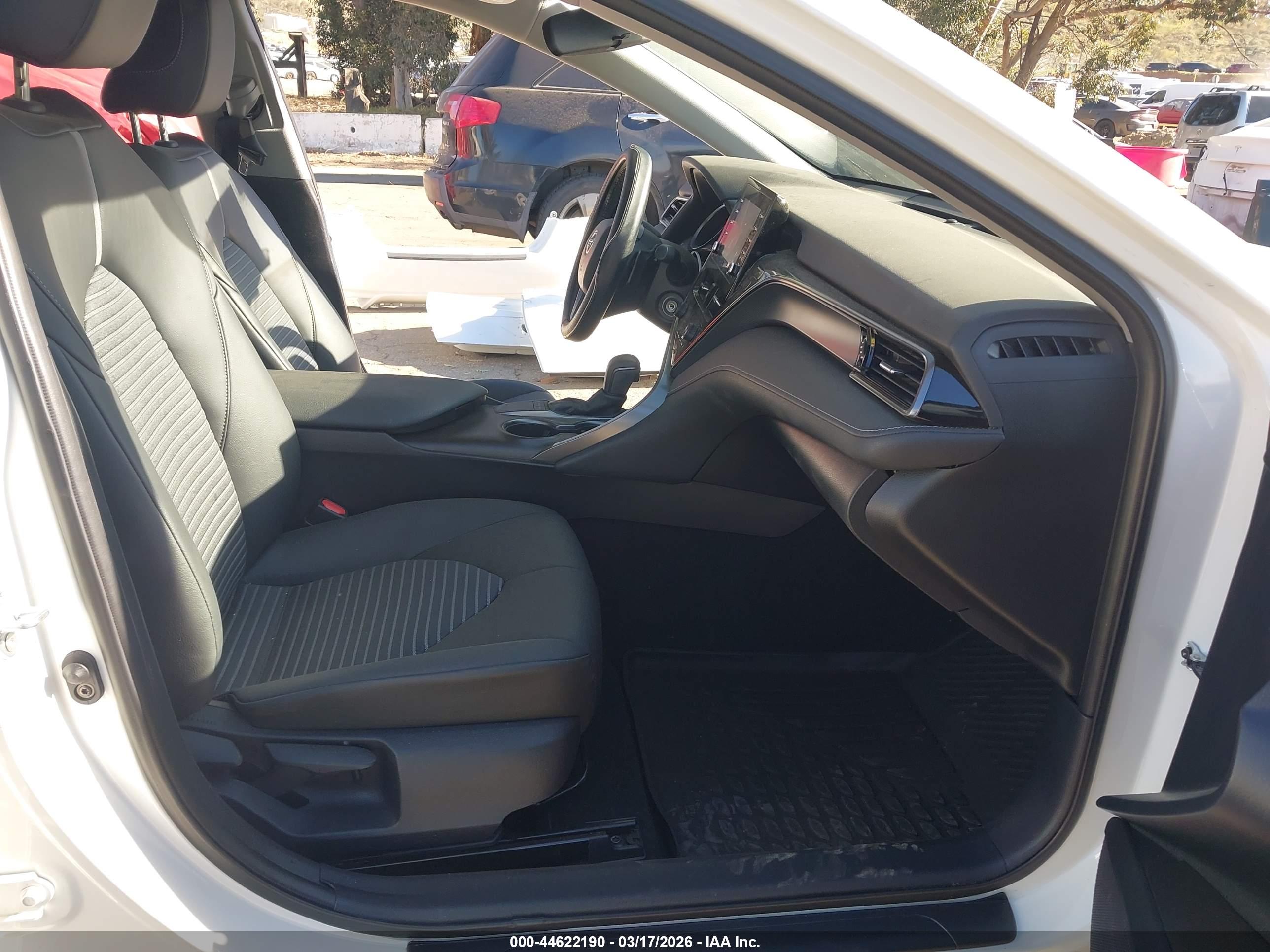 TOYOTA CAMRY image 5