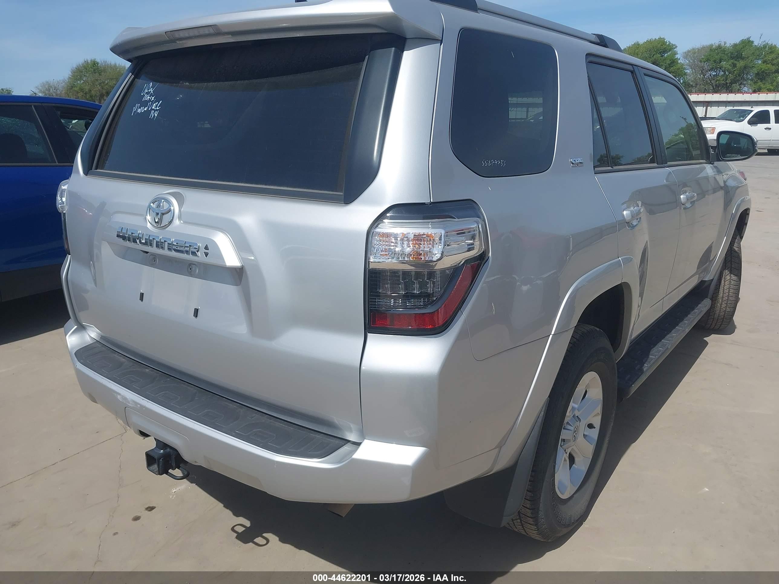 TOYOTA 4RUNNER image 4