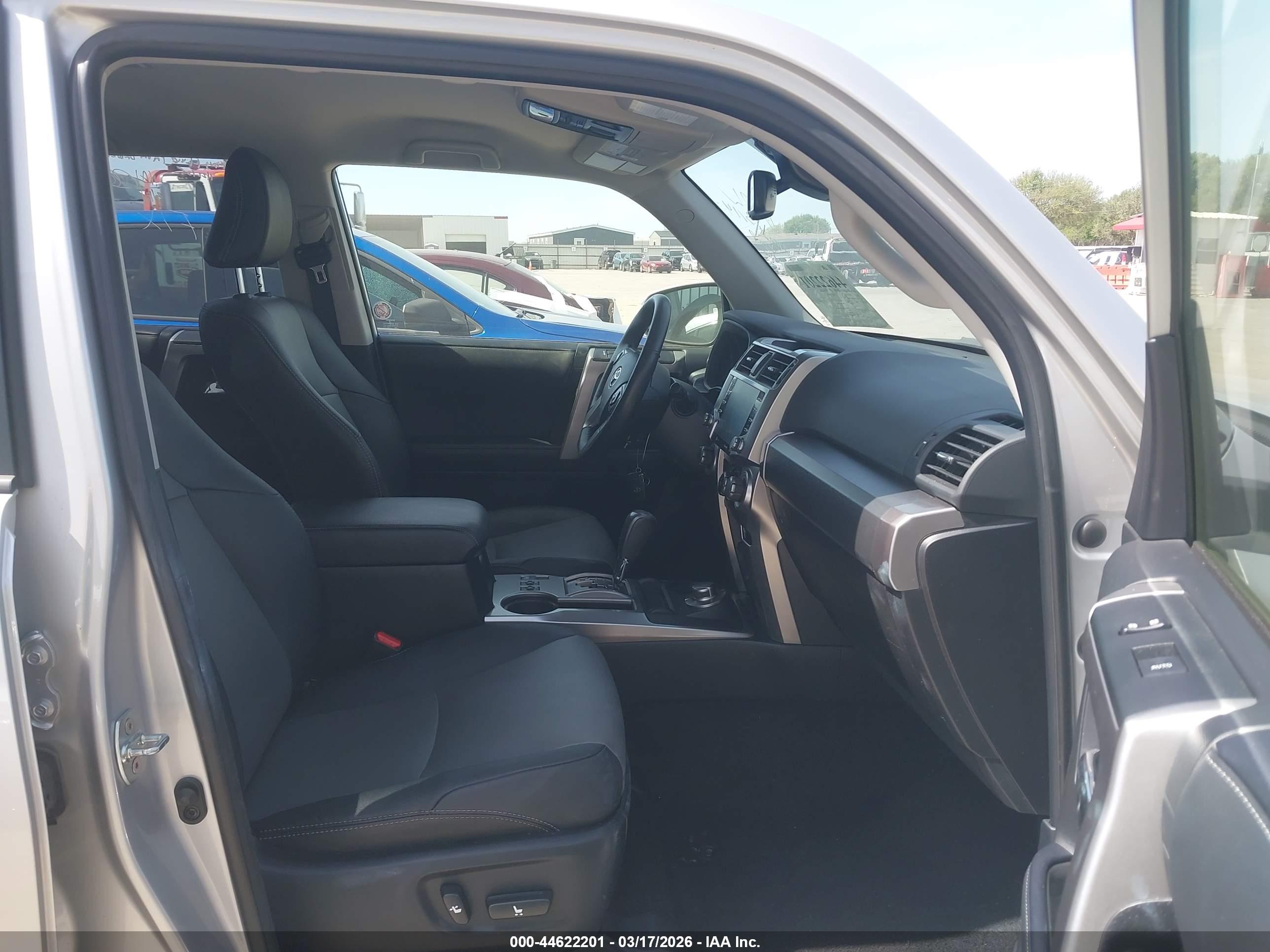 TOYOTA 4RUNNER image 5