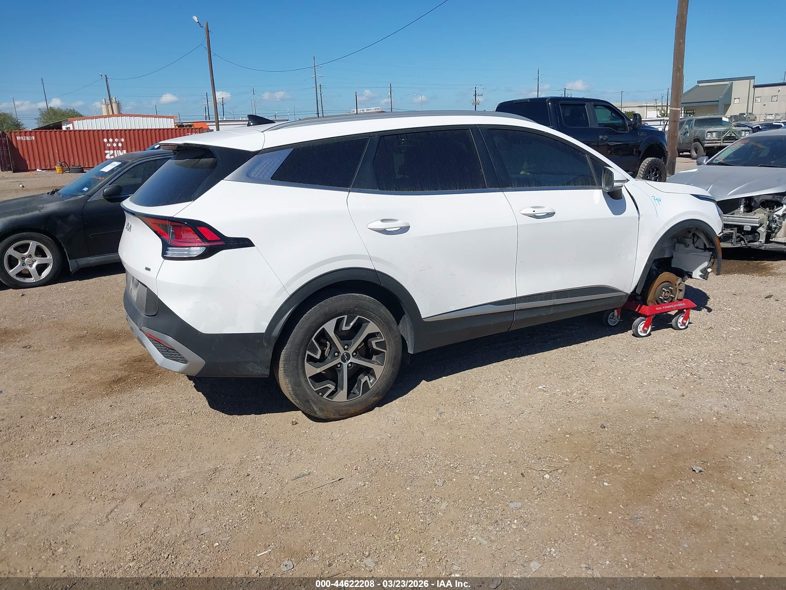 KIA SPORTAGE image 4