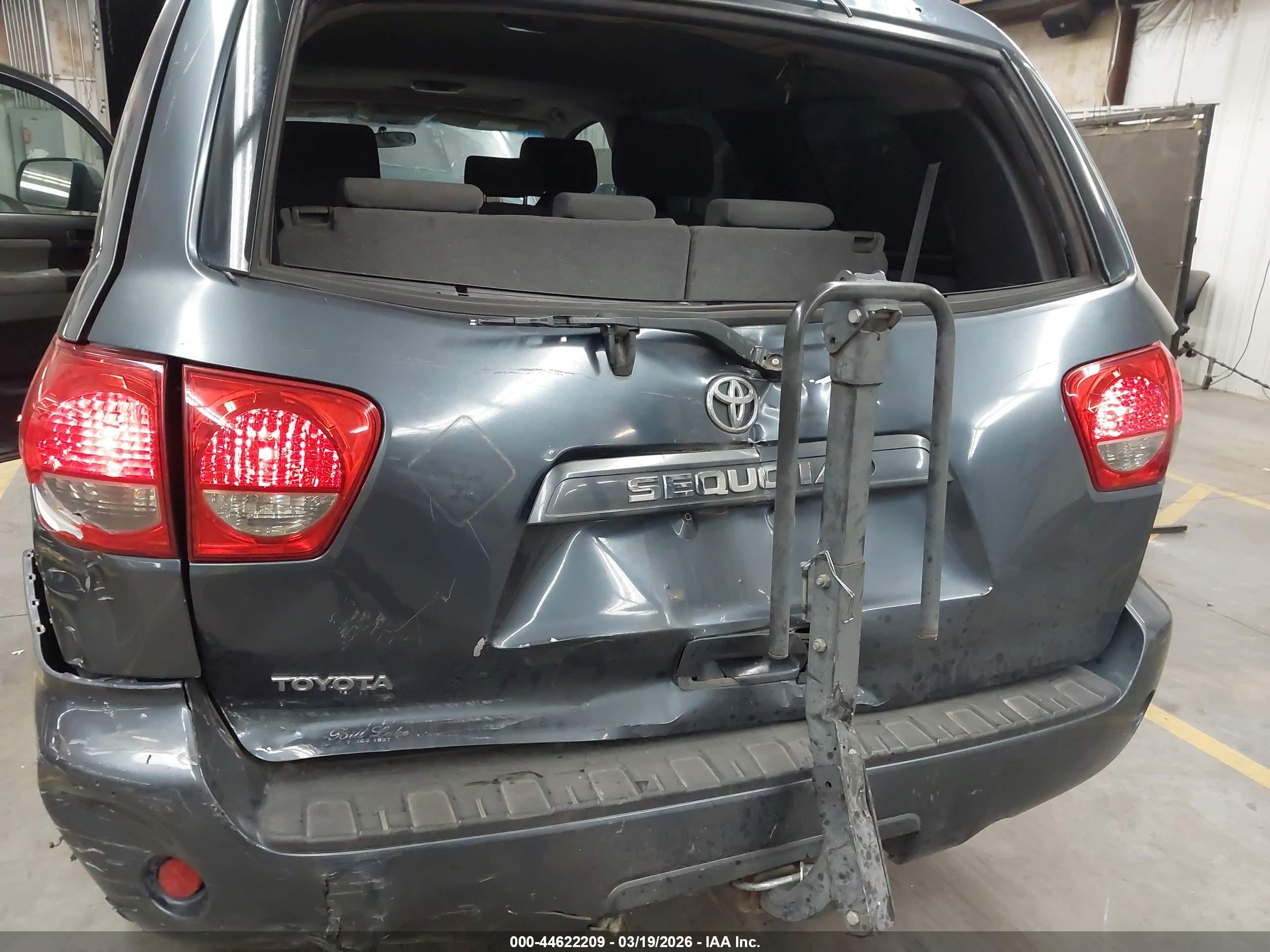 TOYOTA SEQUOIA image 6