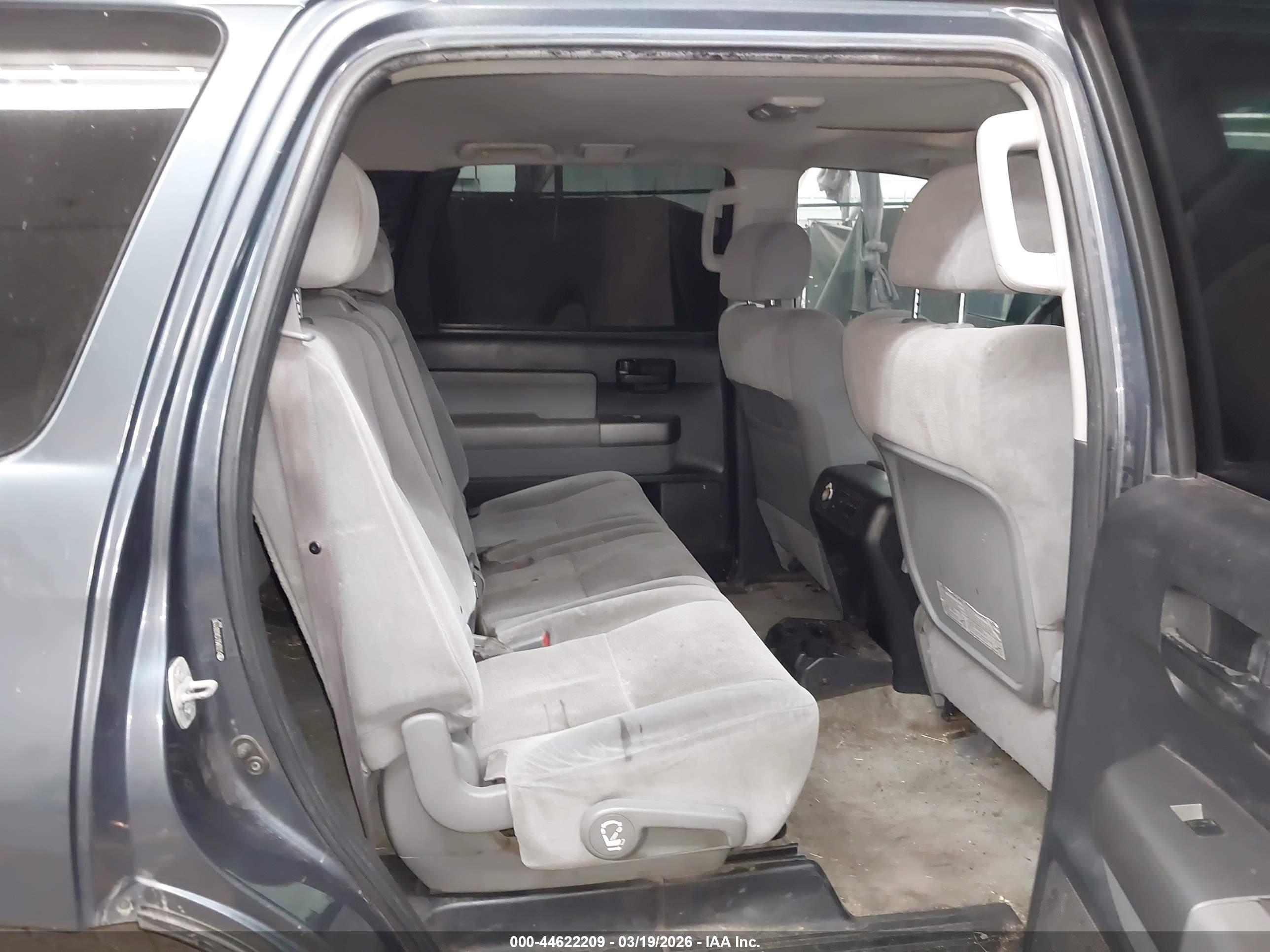 TOYOTA SEQUOIA image 8