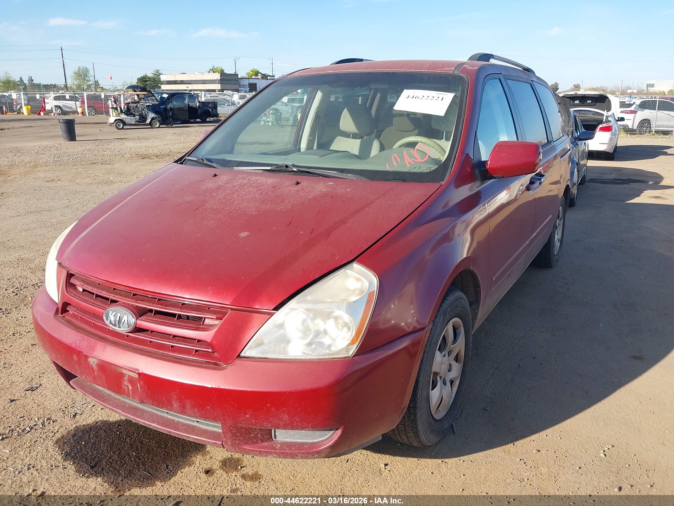 KIA SEDONA image 2