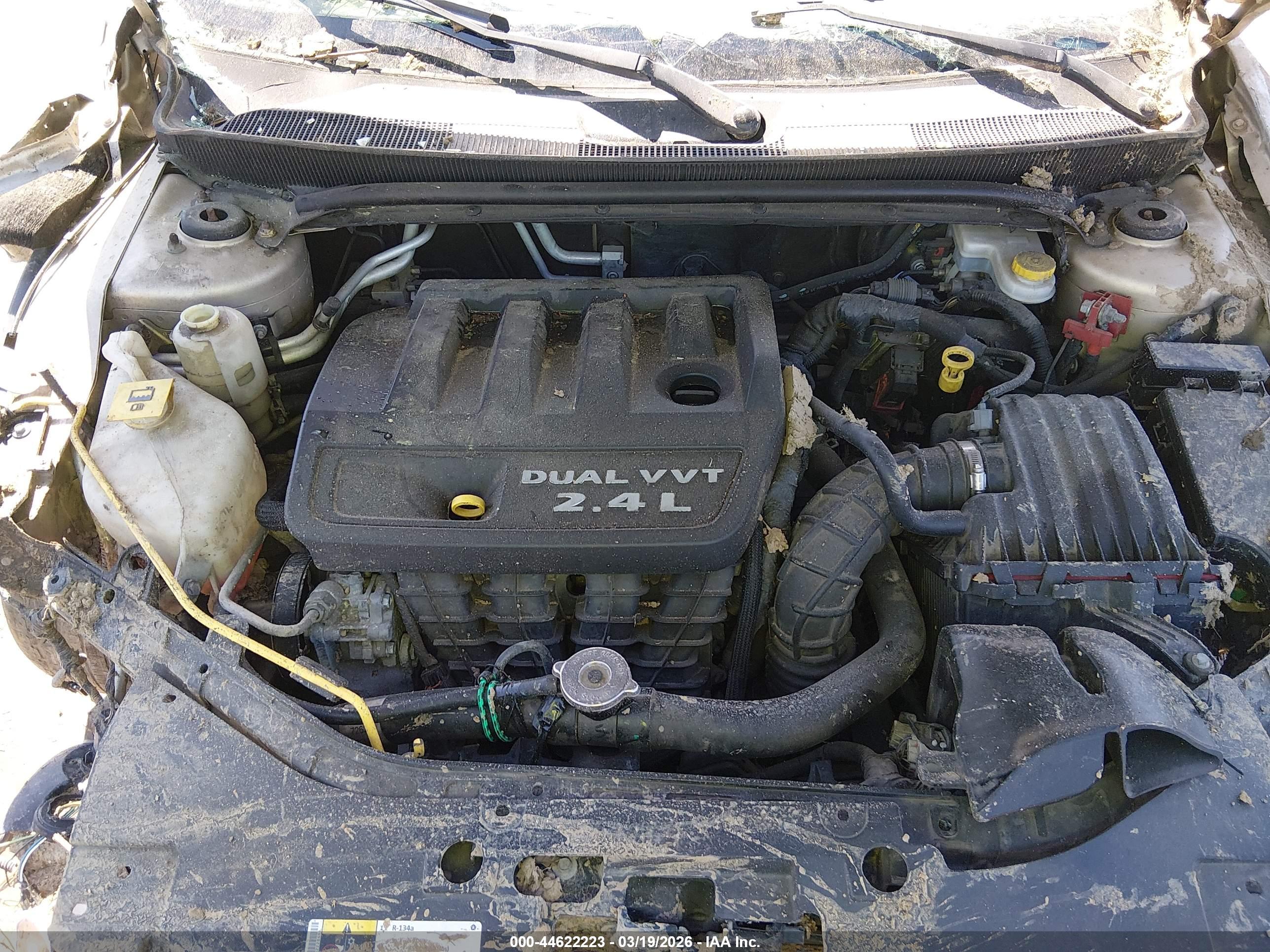 CHRYSLER 200 image 10