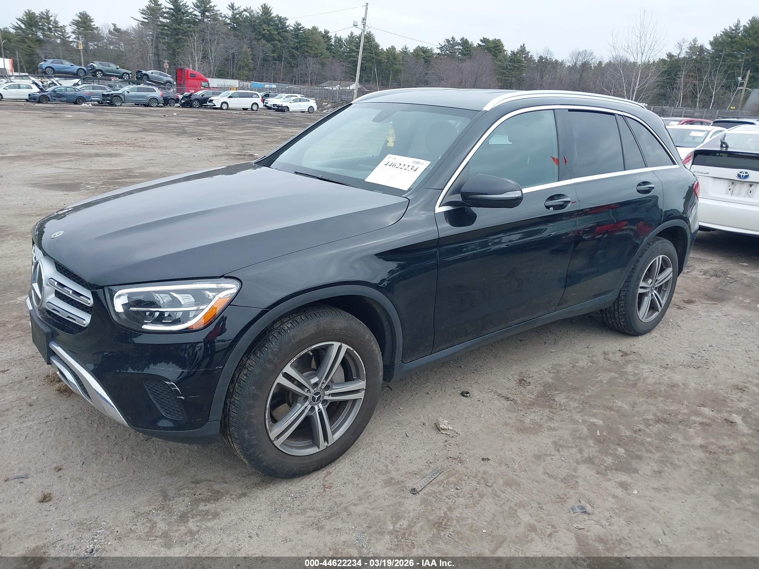 MERCEDES-BENZ GLC image 2