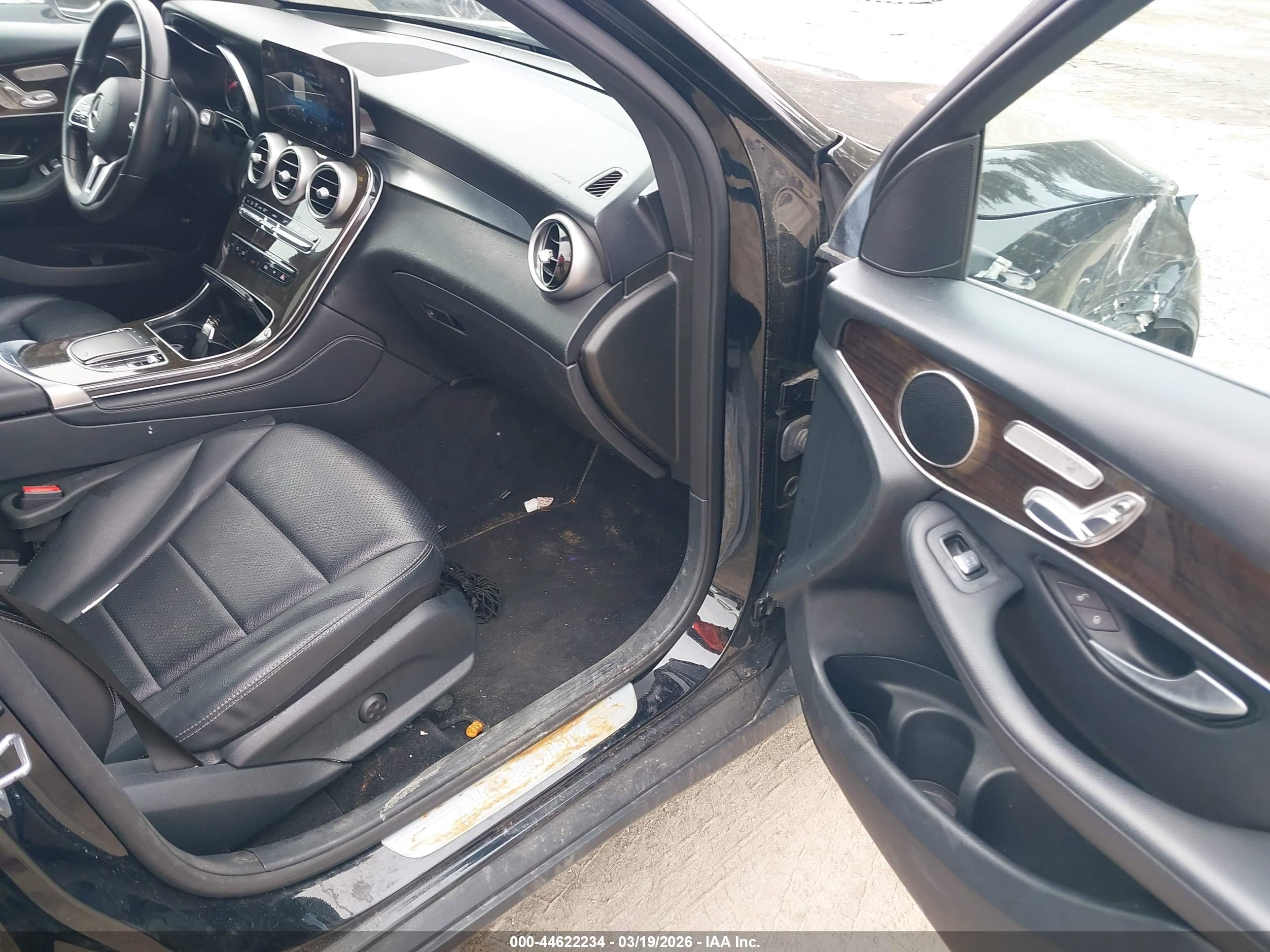 MERCEDES-BENZ GLC image 5