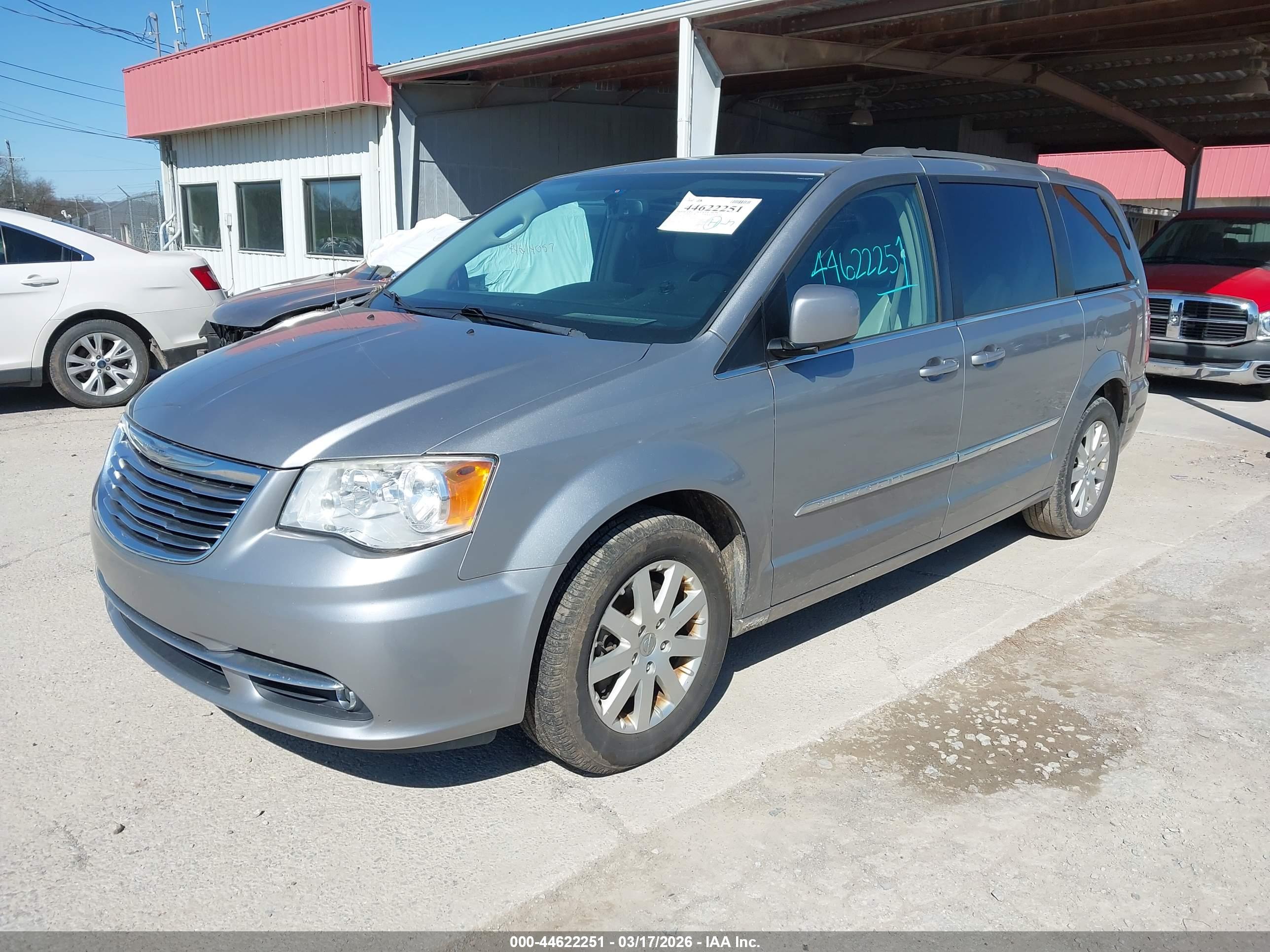 CHRYSLER TOWN image 2