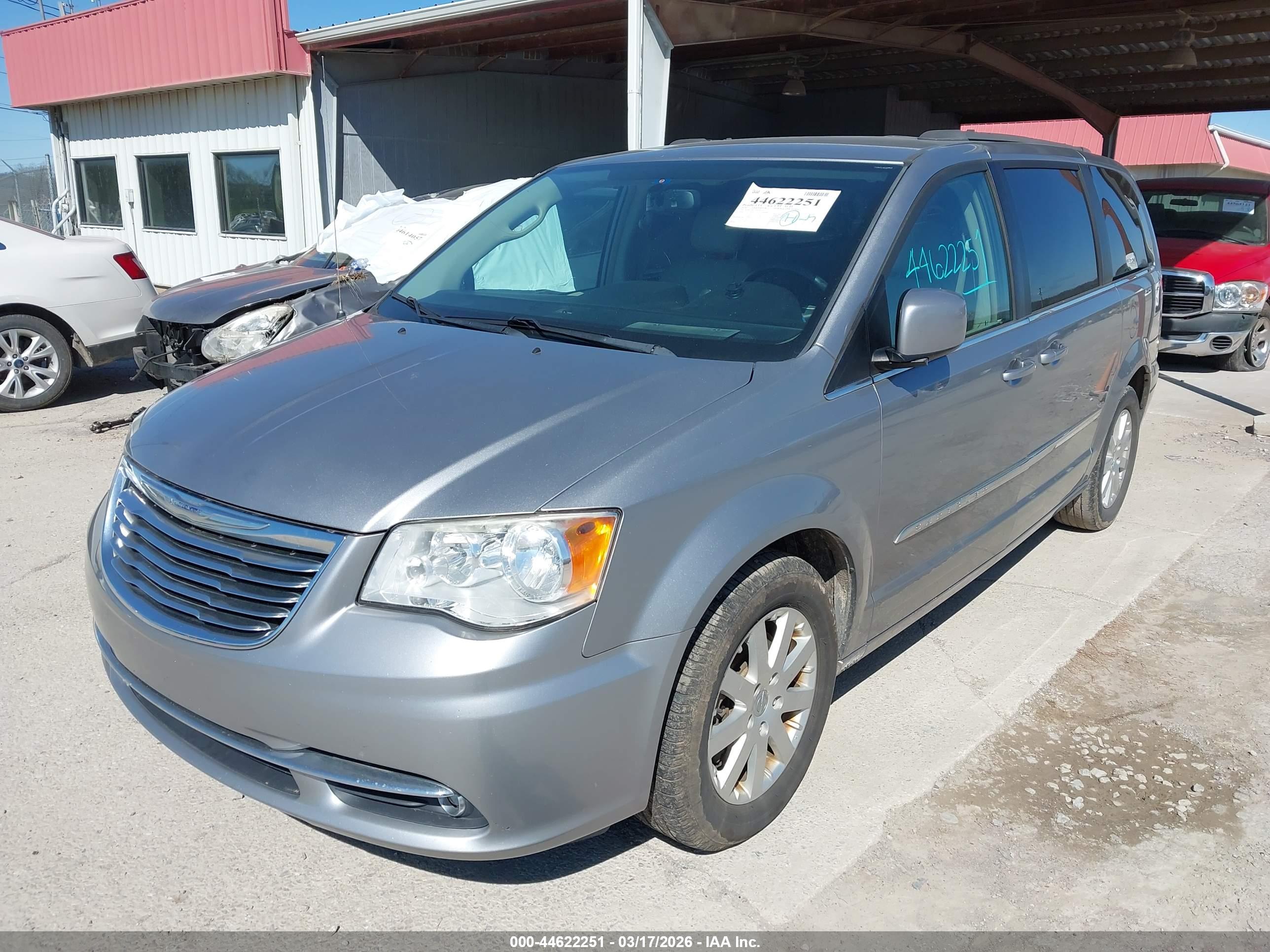CHRYSLER TOWN image 6