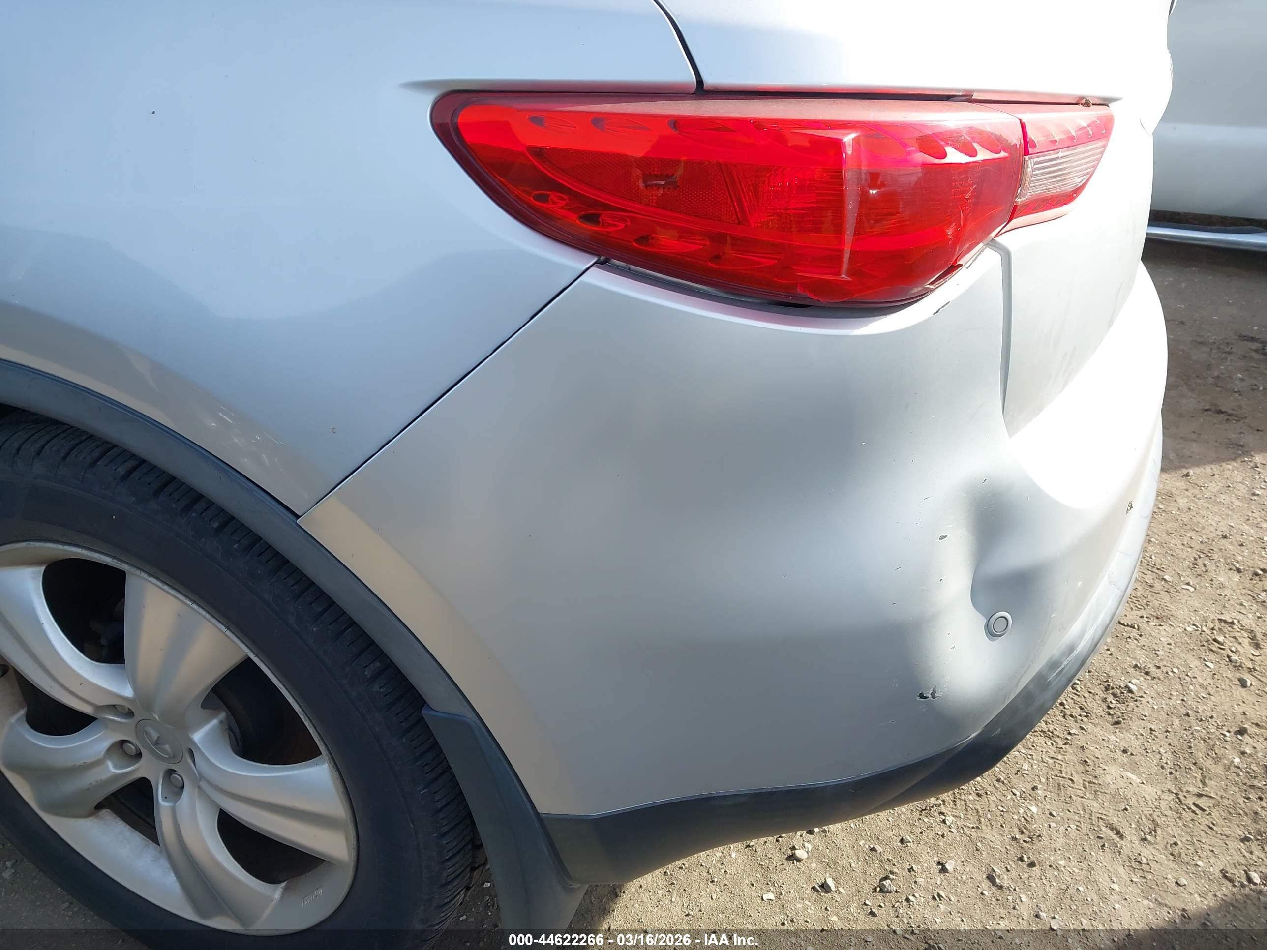 INFINITI FX35 image 6