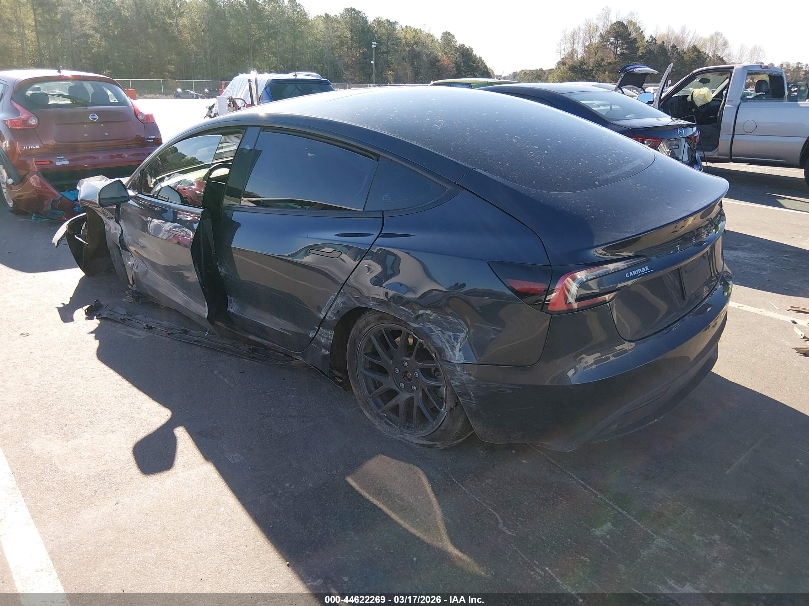 TESLA MODEL image 3