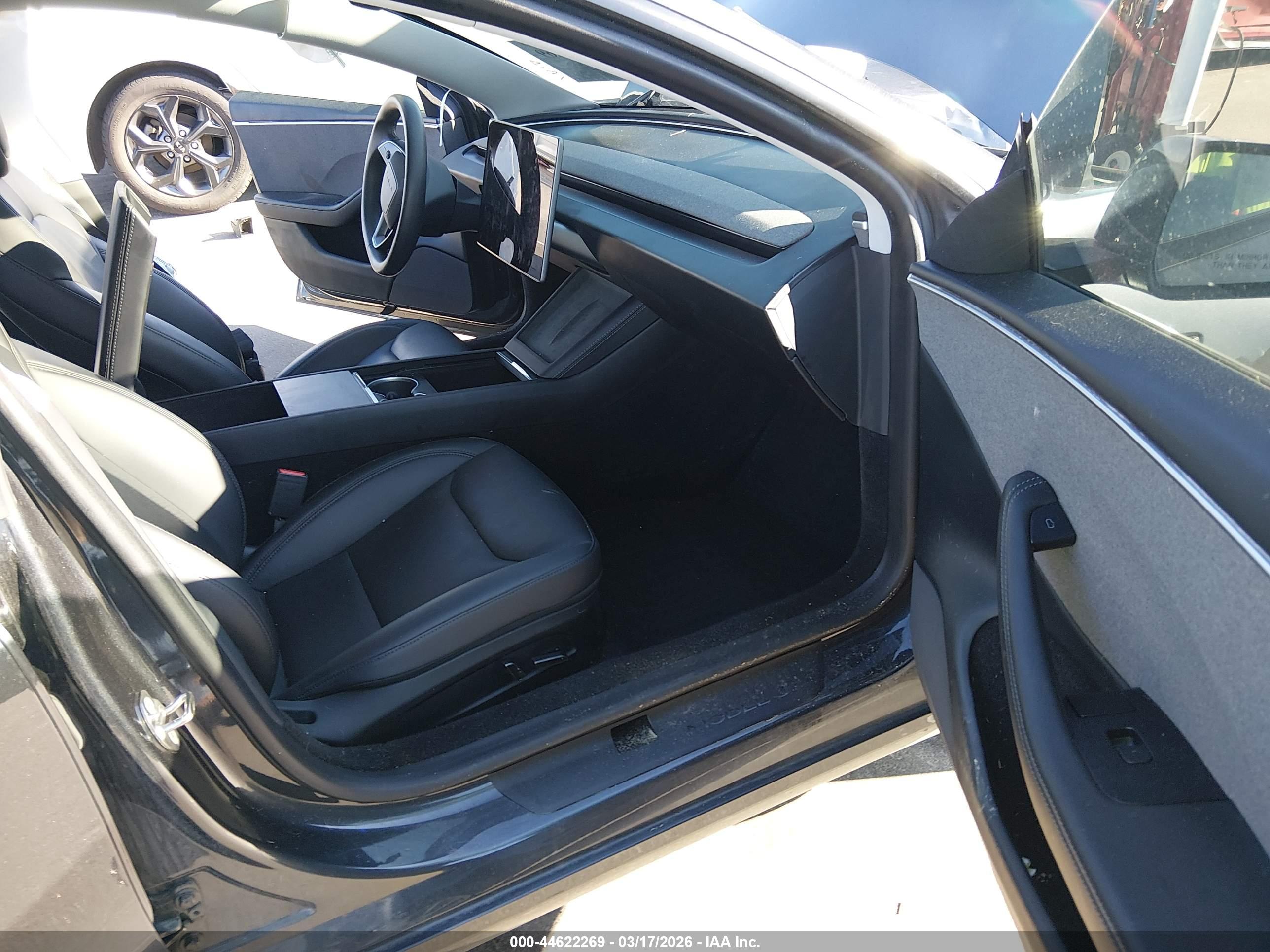 TESLA MODEL image 5