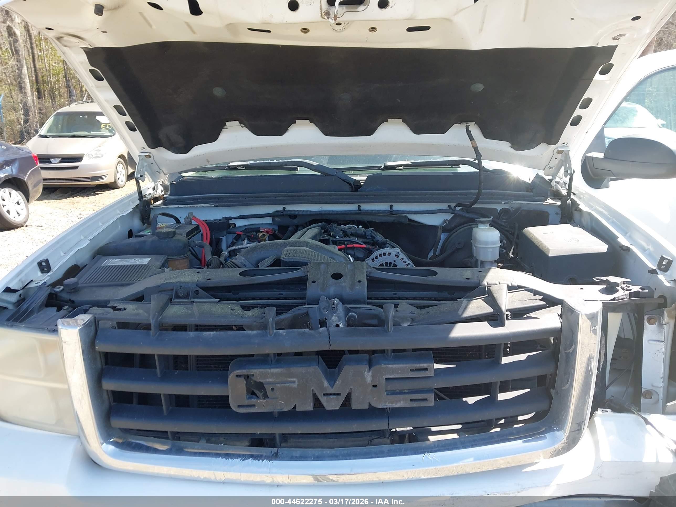 GMC SIERRA image 10
