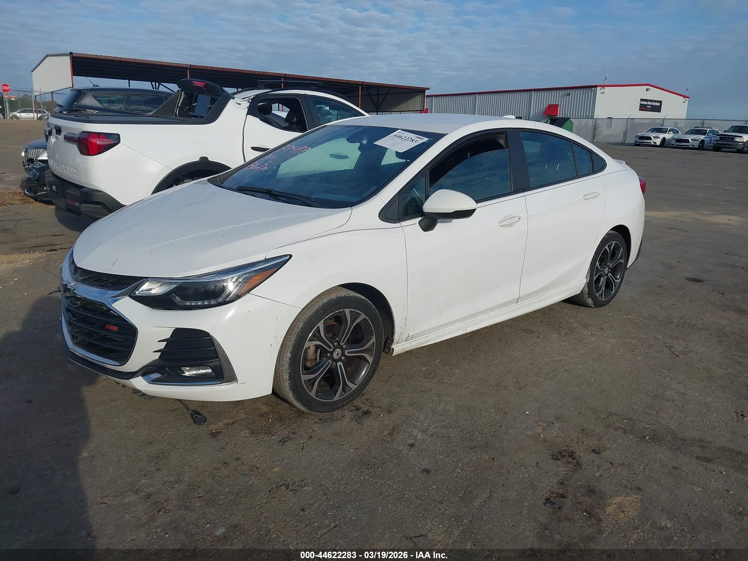 CHEVROLET CRUZE image 2