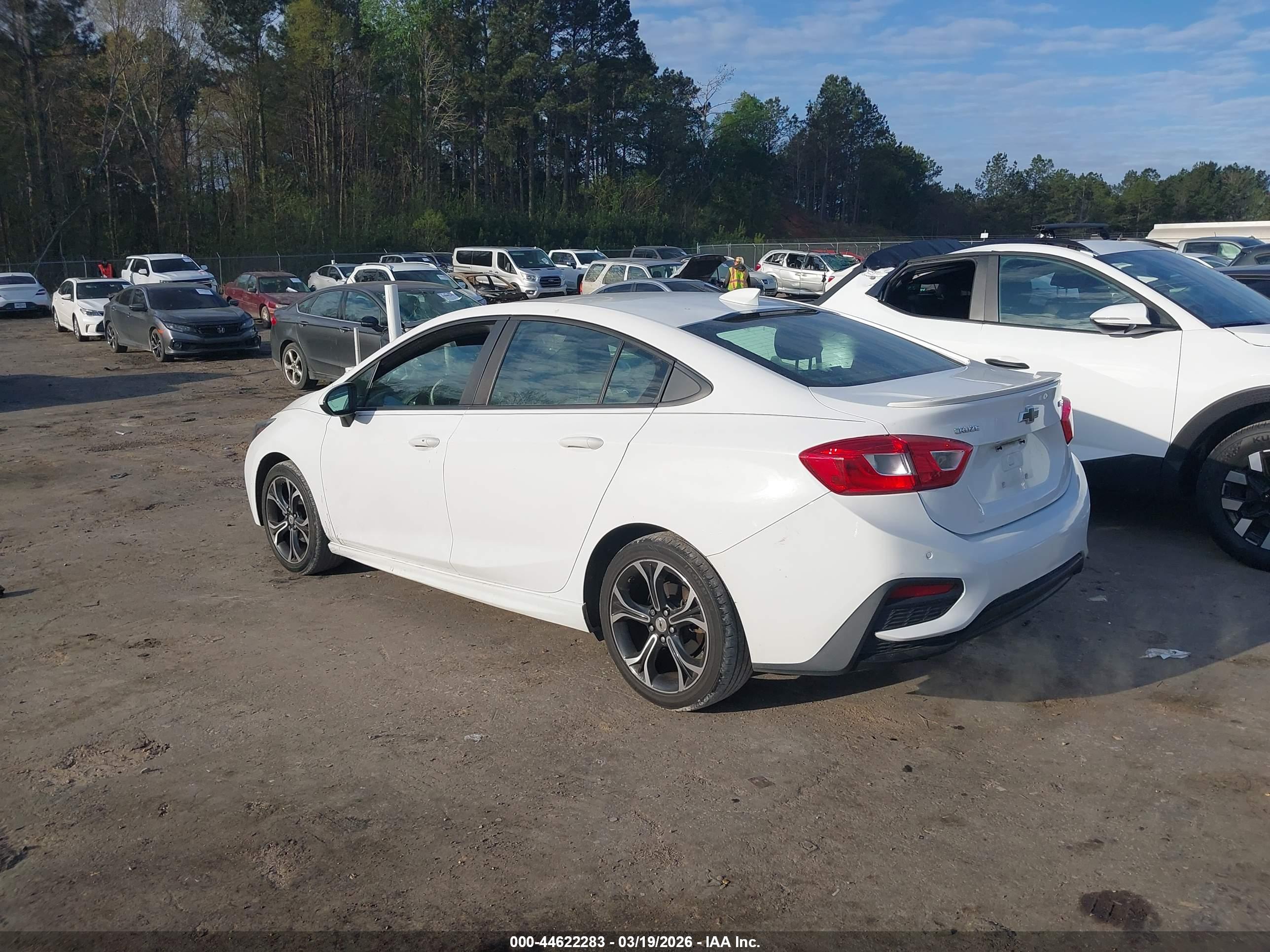 CHEVROLET CRUZE image 3