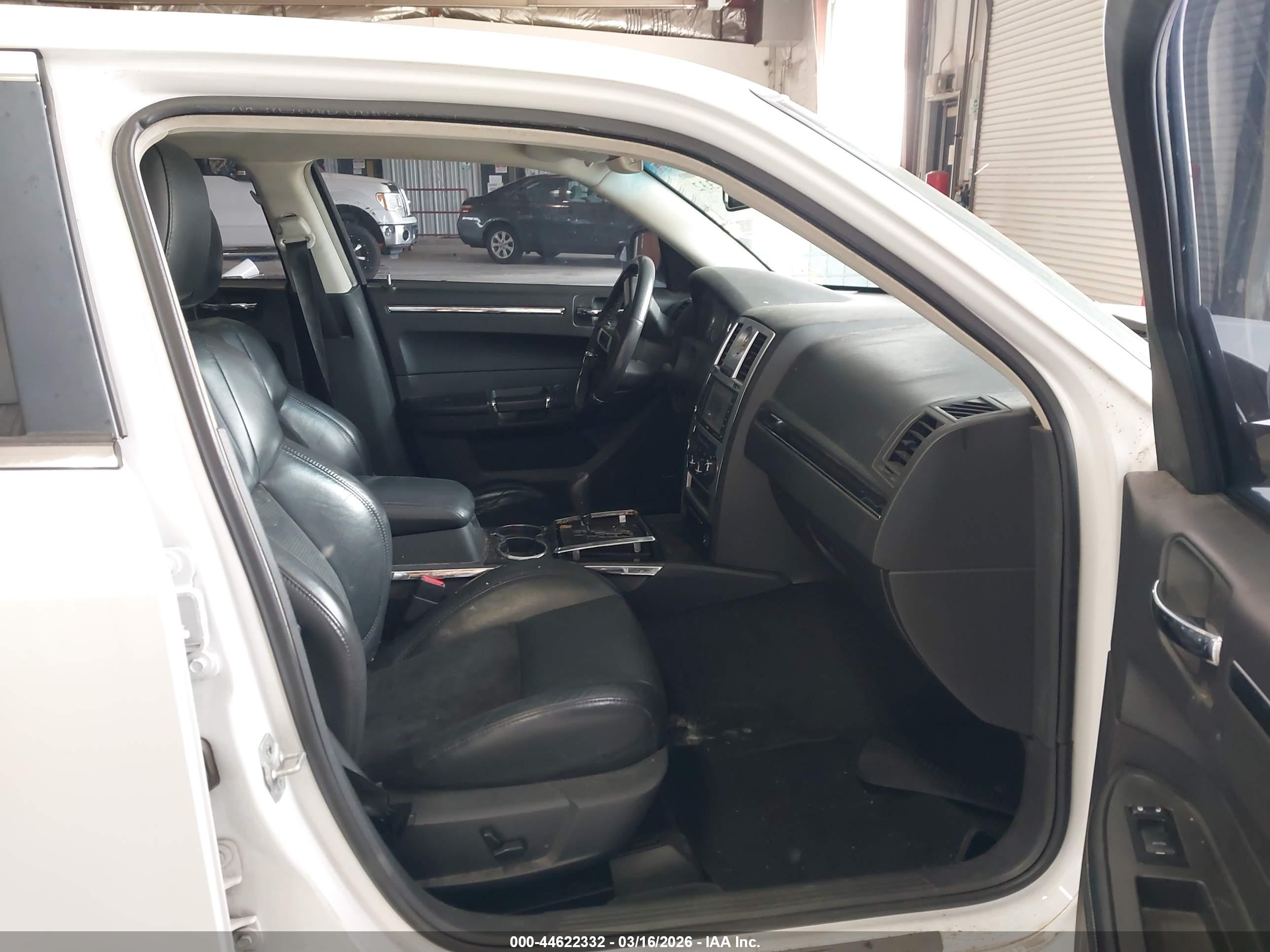 CHRYSLER 300C image 5